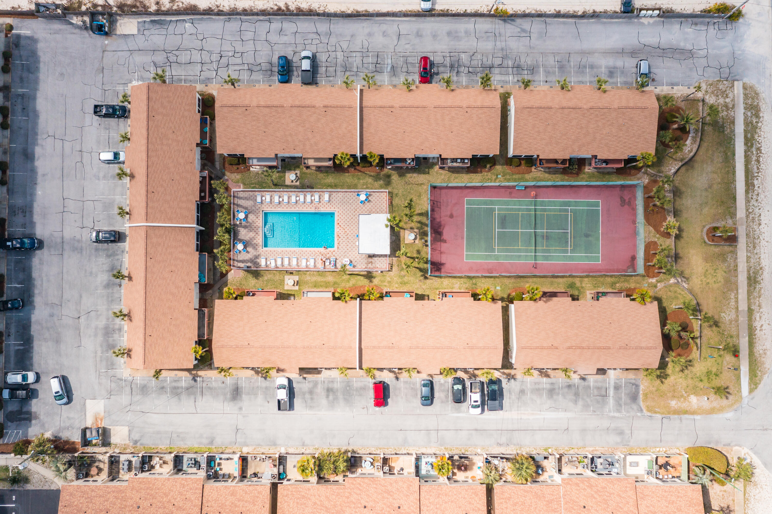 BEACHVIEW CONDOMINIUM - Residential