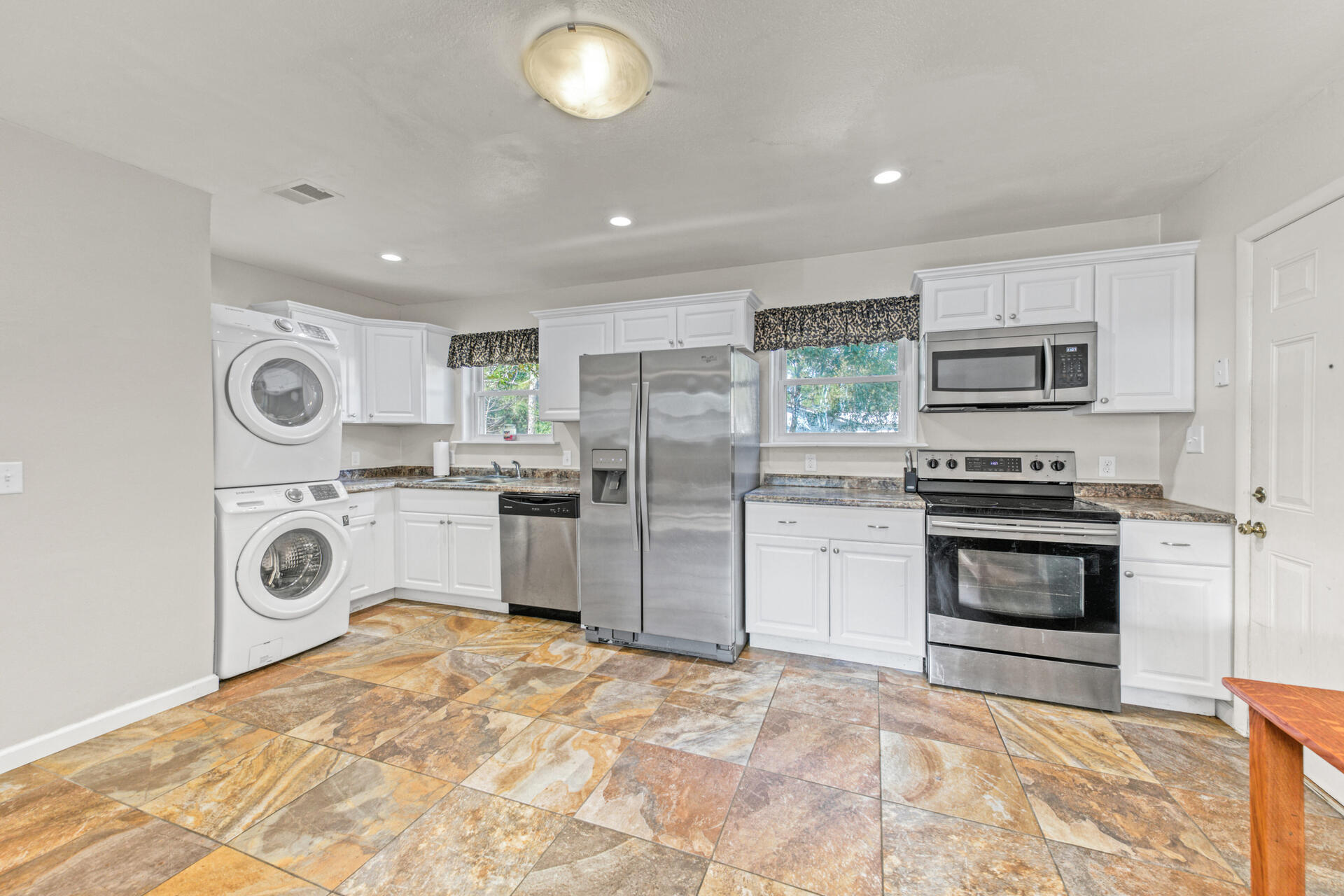 SPRINGDALE S/D LOT 19 BLK 5 - Residential