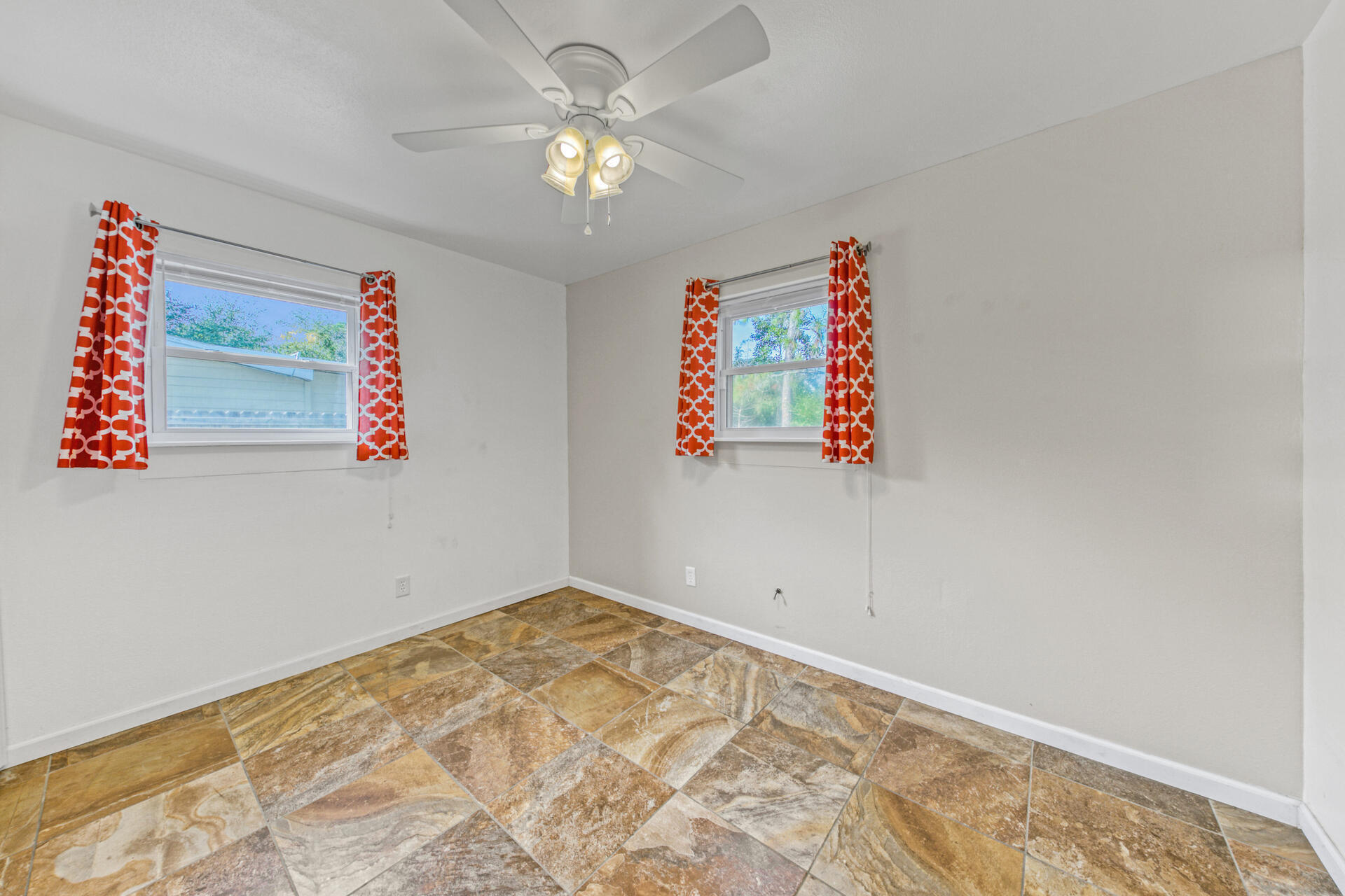 SPRINGDALE S/D LOT 19 BLK 5 - Residential