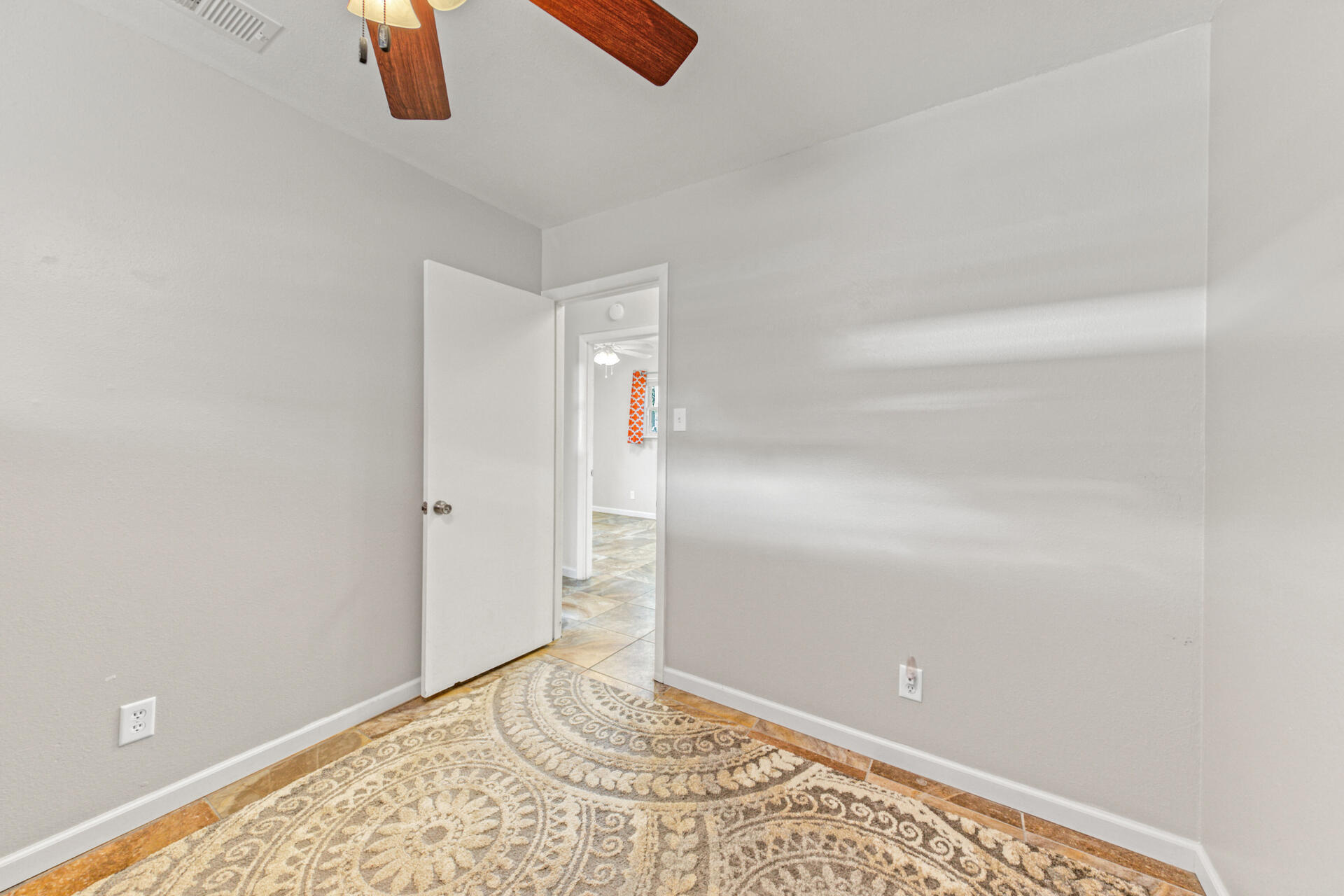 SPRINGDALE S/D LOT 19 BLK 5 - Residential