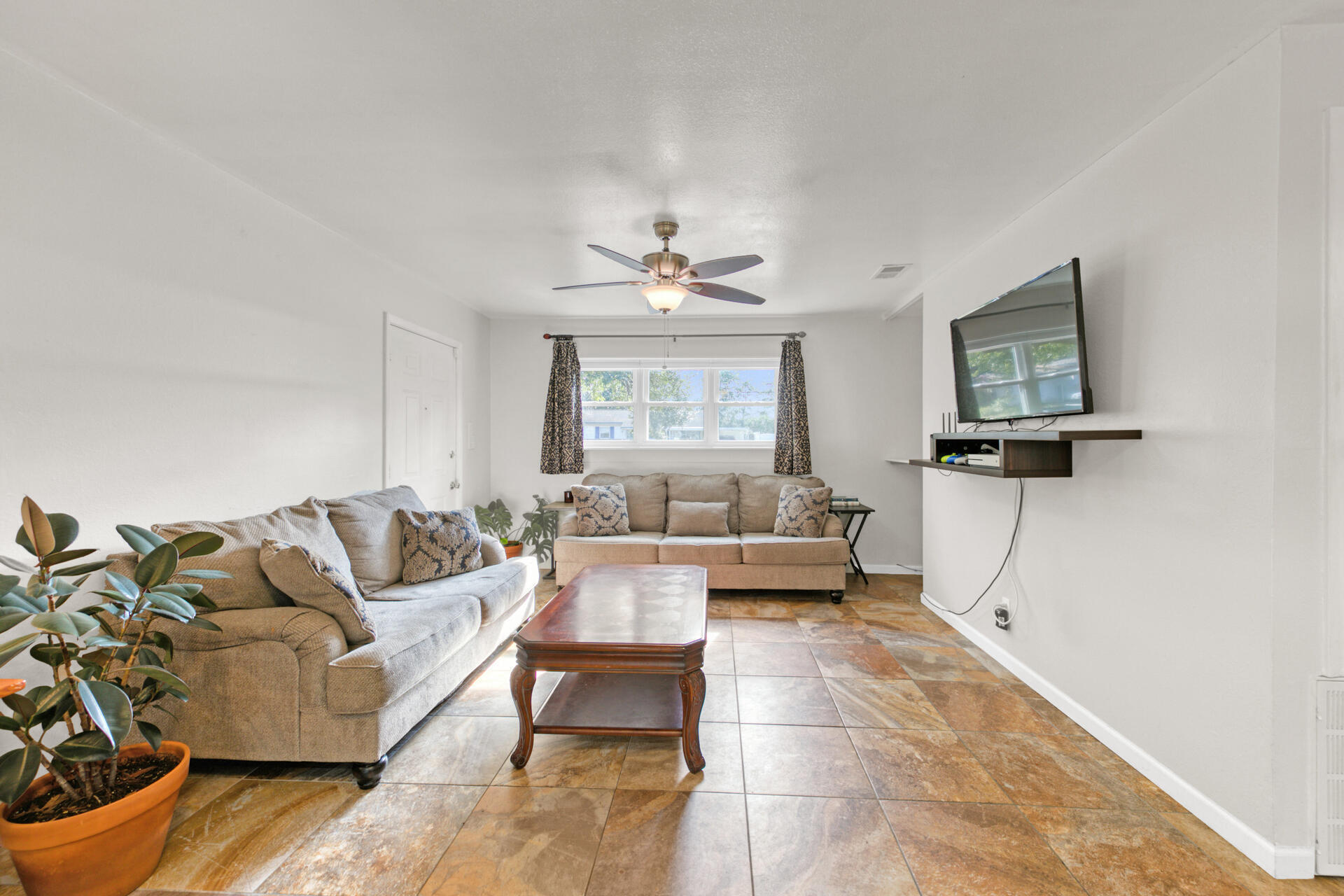 SPRINGDALE S/D LOT 19 BLK 5 - Residential