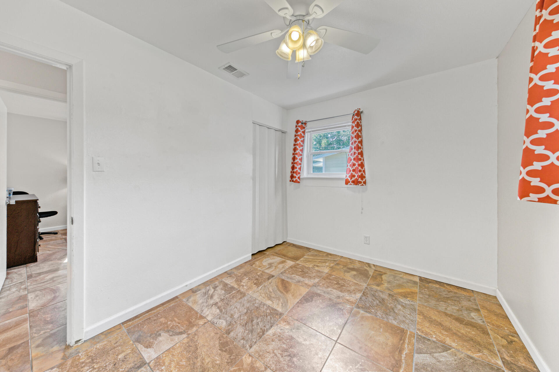 SPRINGDALE S/D LOT 19 BLK 5 - Residential