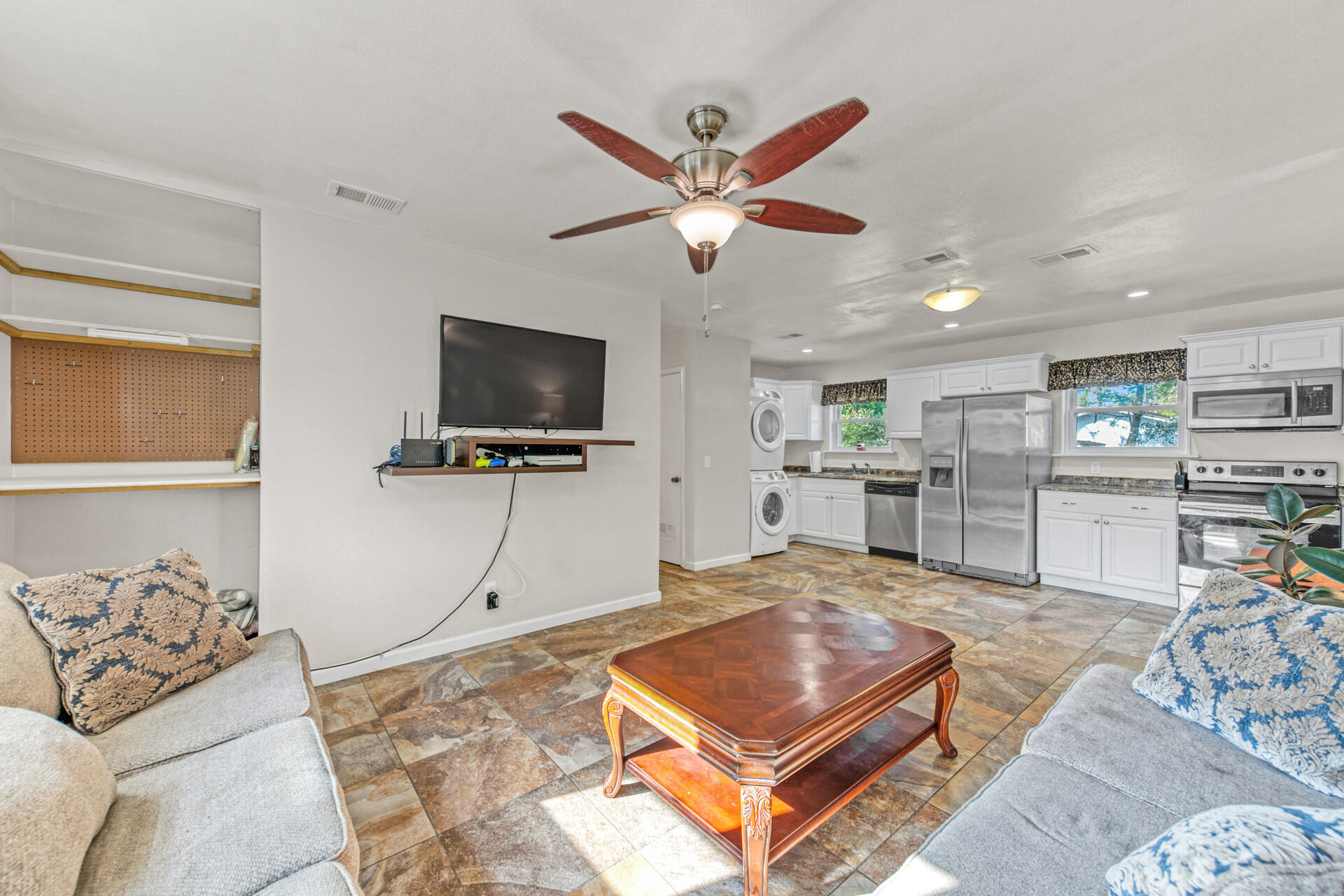 SPRINGDALE S/D LOT 19 BLK 5 - Residential