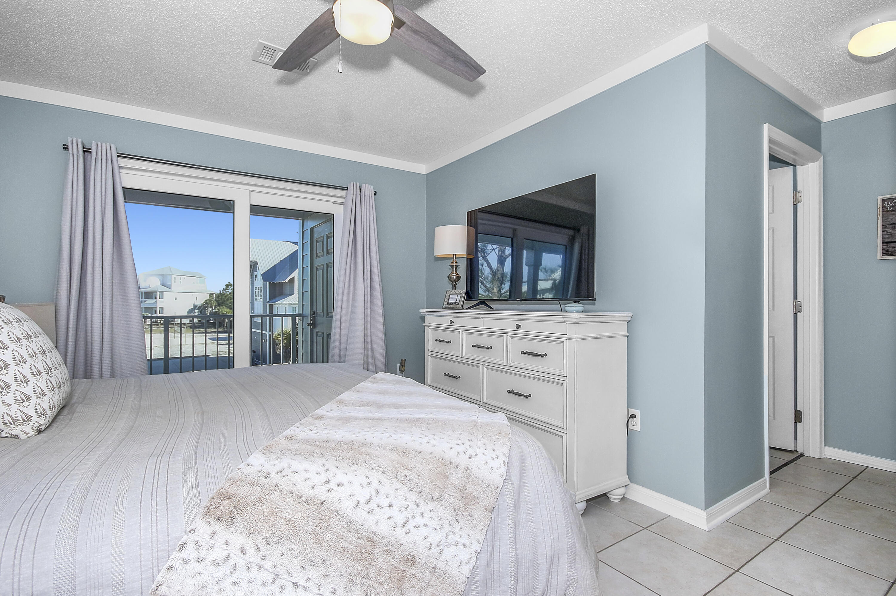 BEACHSIDE VILLAS CONDO - Residential