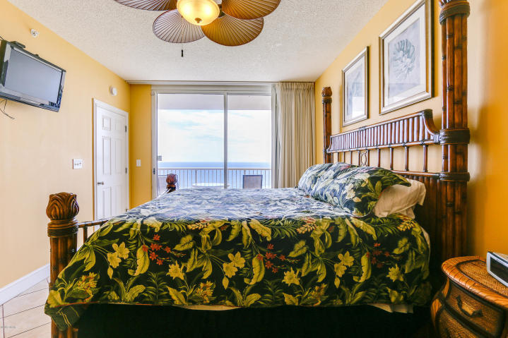 MAJESTIC BEACH TOWERS II - Residential