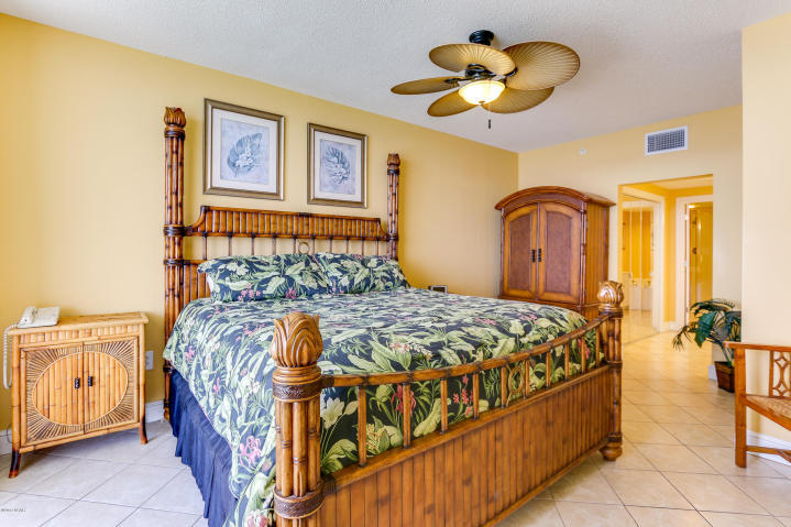 MAJESTIC BEACH TOWERS II - Residential