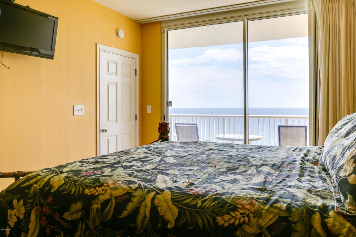 MAJESTIC BEACH TOWERS II - Residential