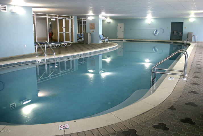 MAJESTIC BEACH TOWERS II - Residential