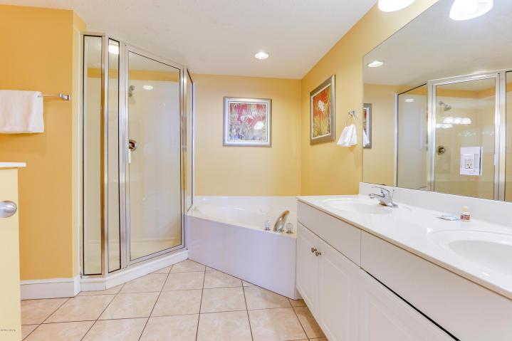 MAJESTIC BEACH TOWERS II - Residential