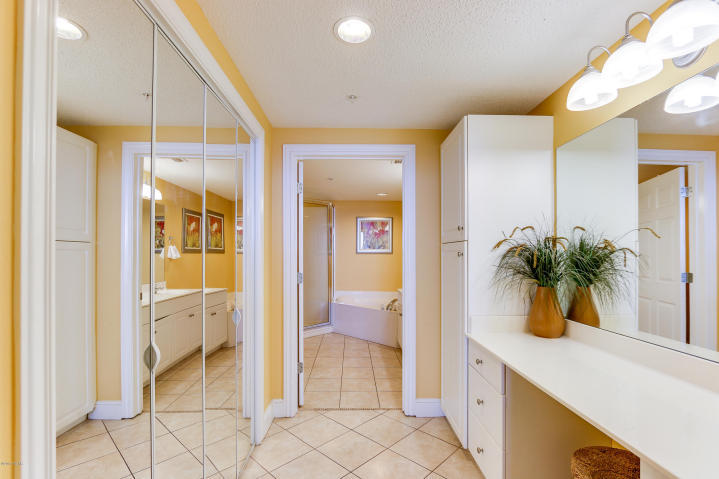 MAJESTIC BEACH TOWERS II - Residential