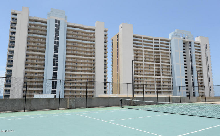 MAJESTIC BEACH TOWERS II - Residential