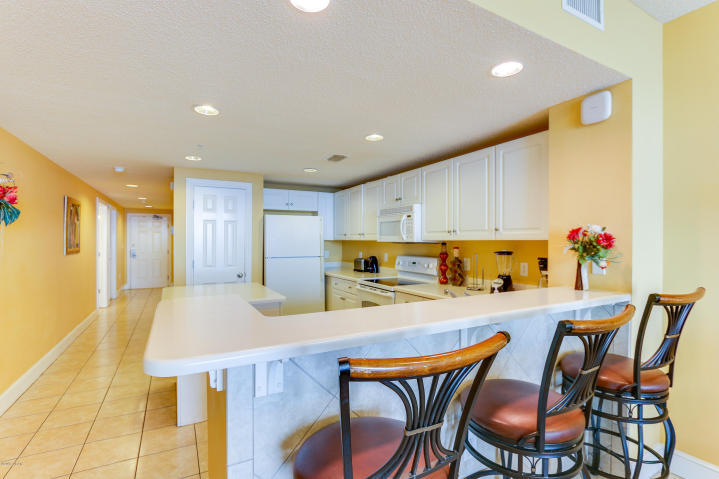 MAJESTIC BEACH TOWERS II - Residential