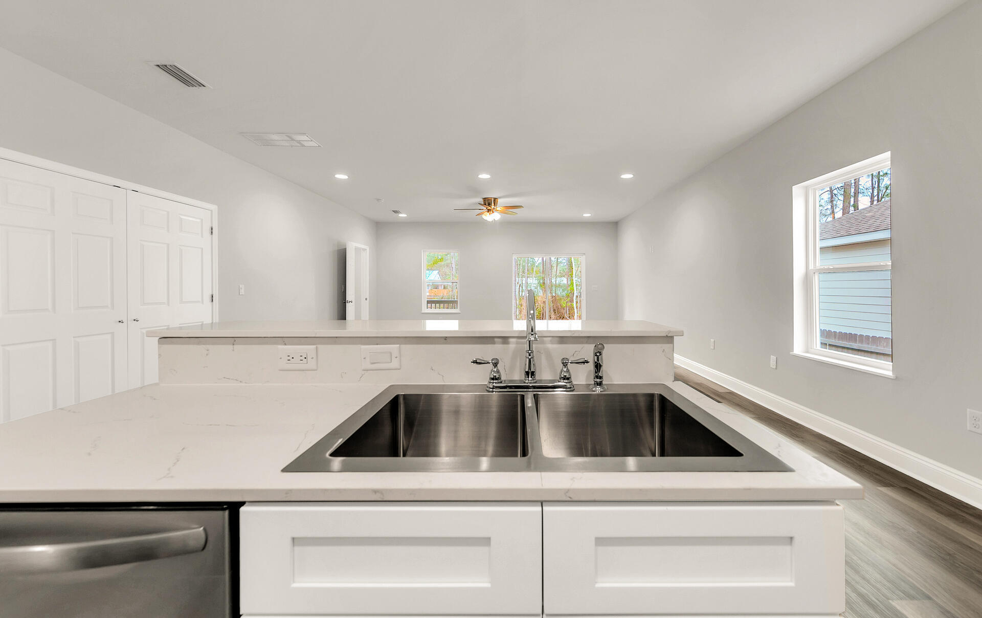 TOWN OF SANTA ROSA - Residential