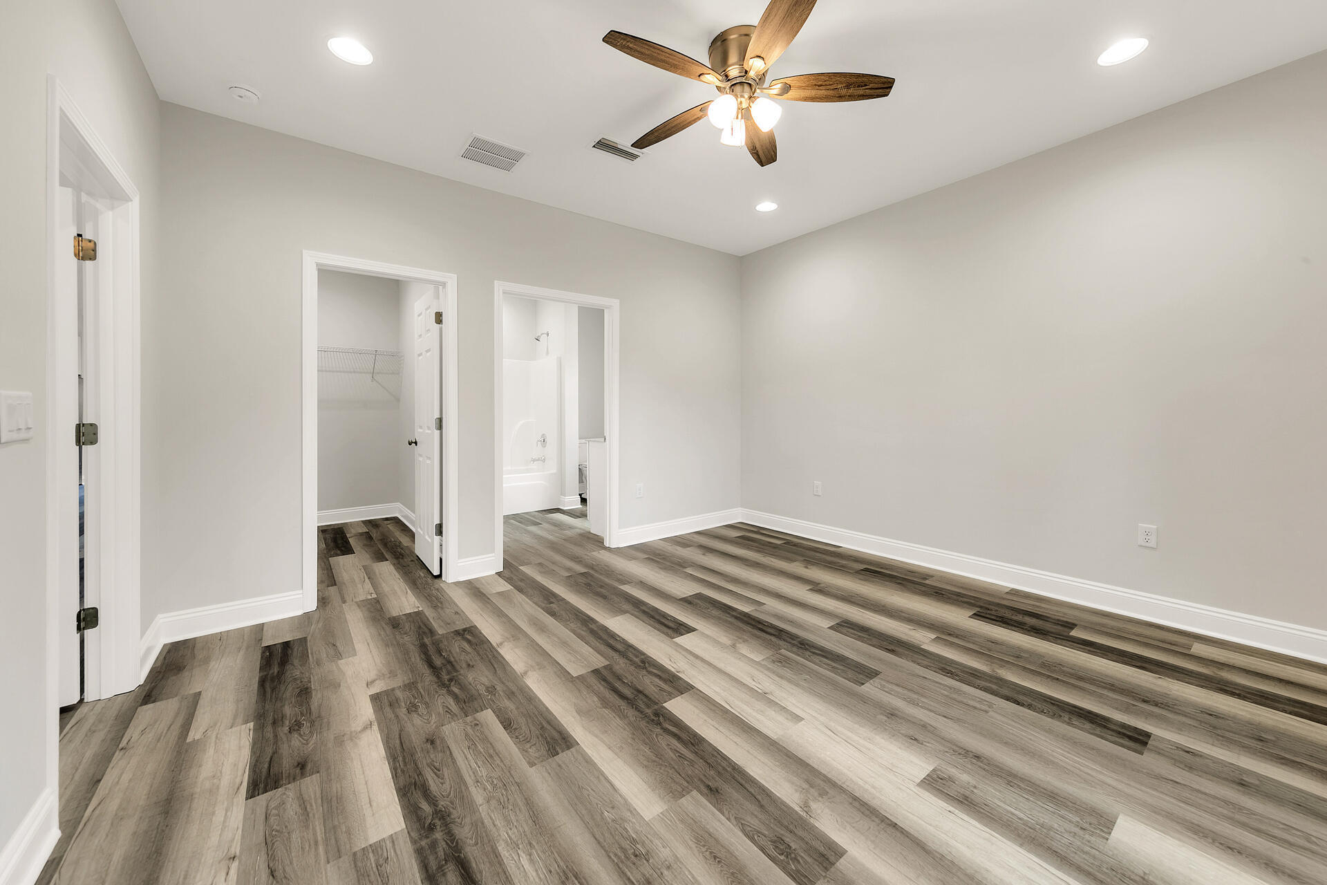 TOWN OF SANTA ROSA - Residential