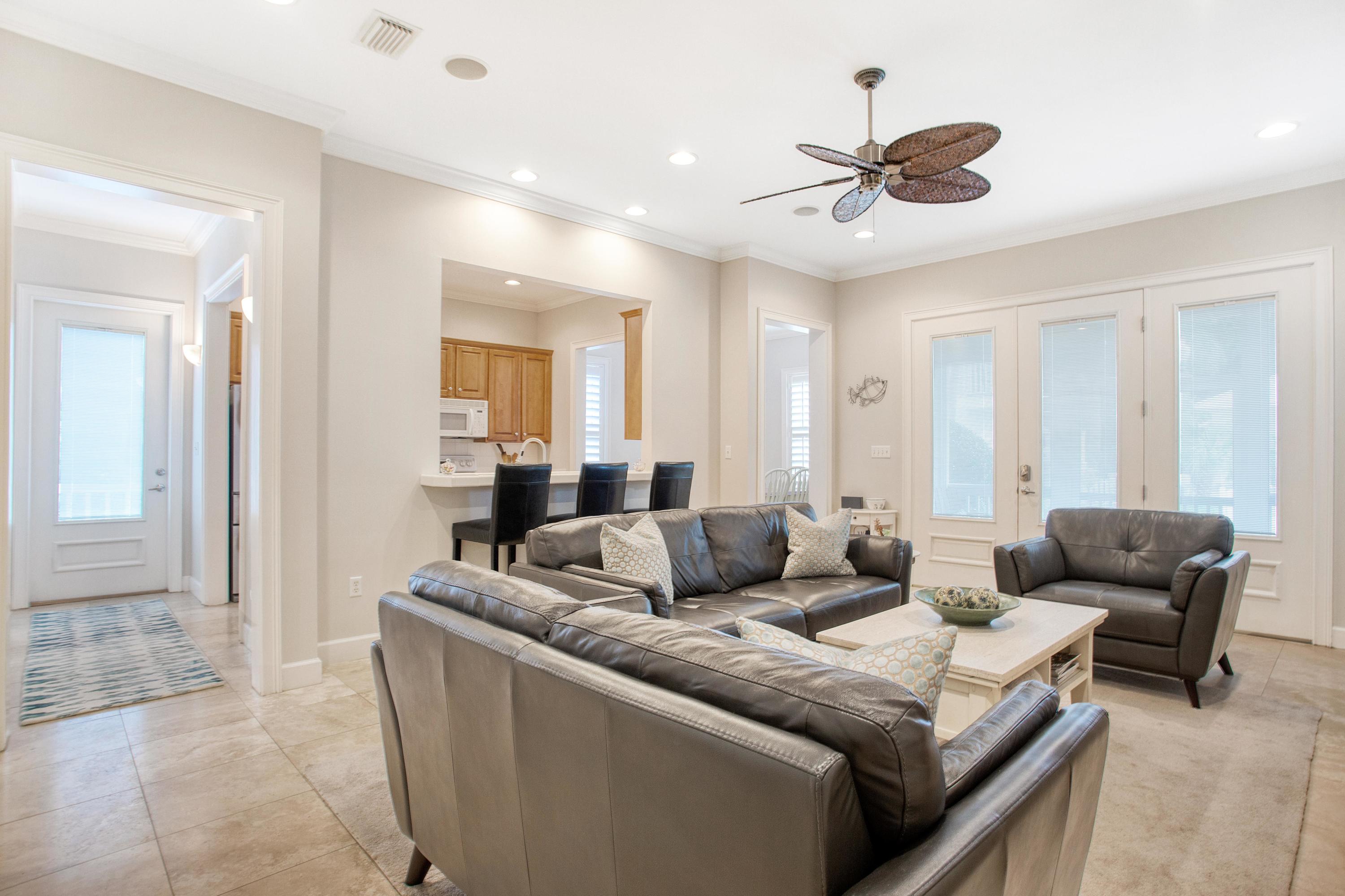 CRYSTAL LAKE - Residential