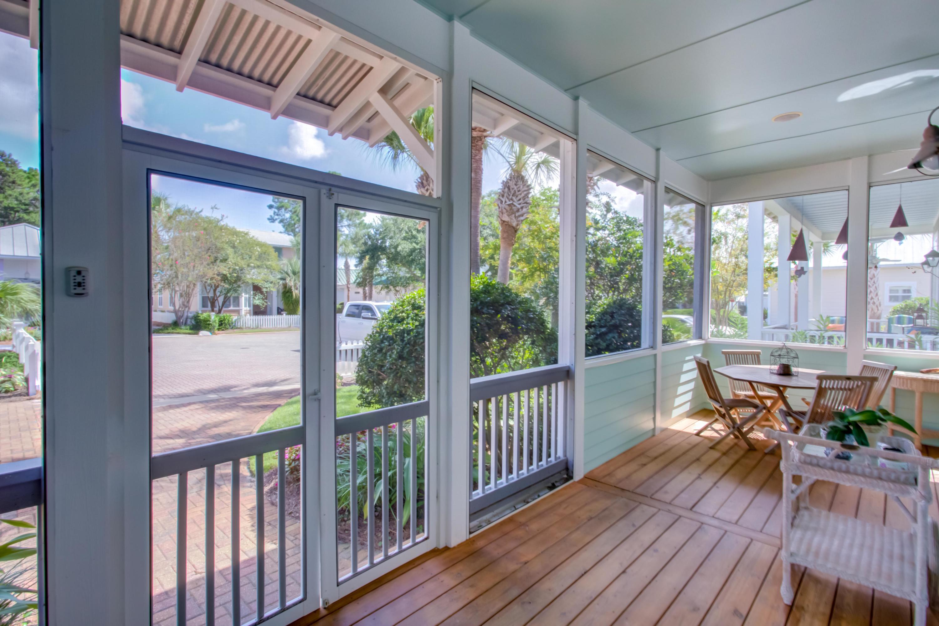 CRYSTAL LAKE - Residential