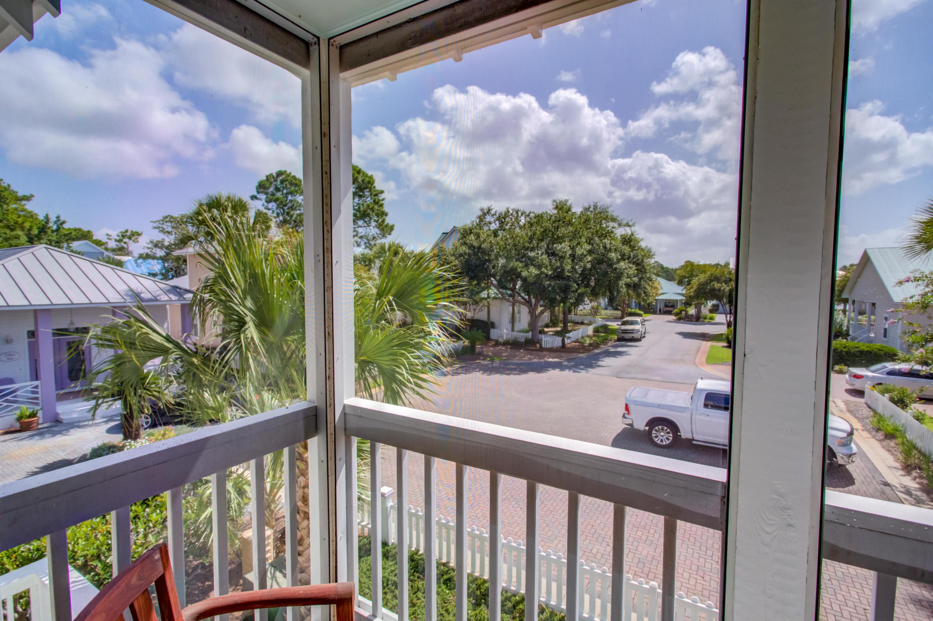 CRYSTAL LAKE - Residential