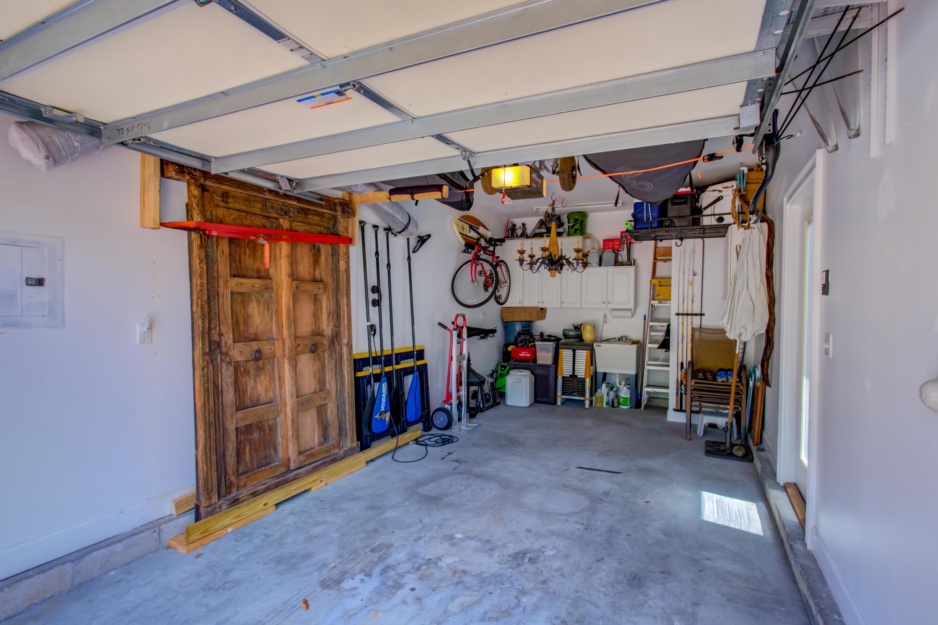 CRYSTAL LAKE - Residential