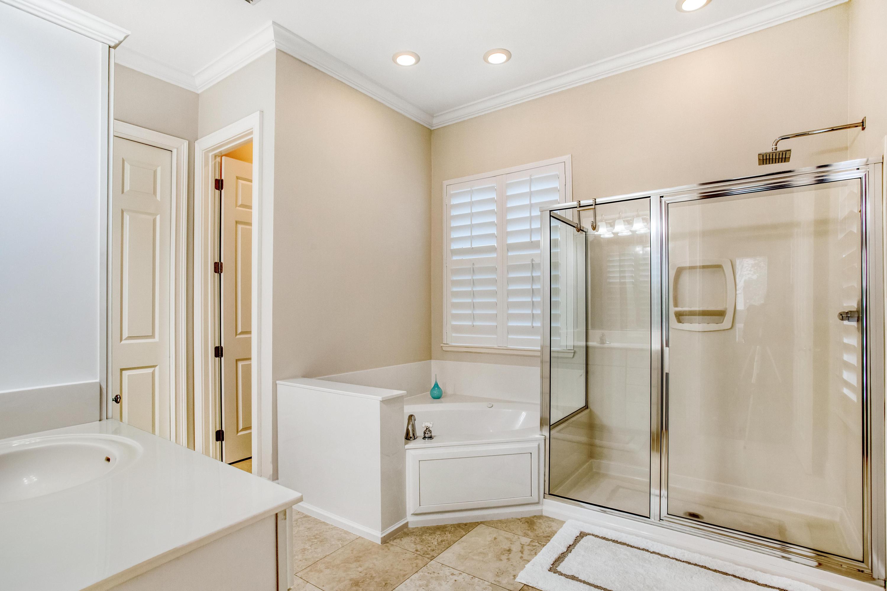 CRYSTAL LAKE - Residential