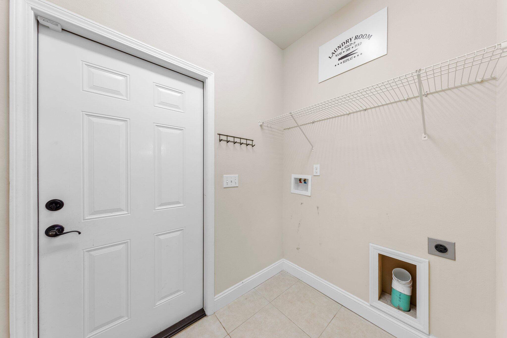 VALPARAISO PINECREST 2 - Residential Lease