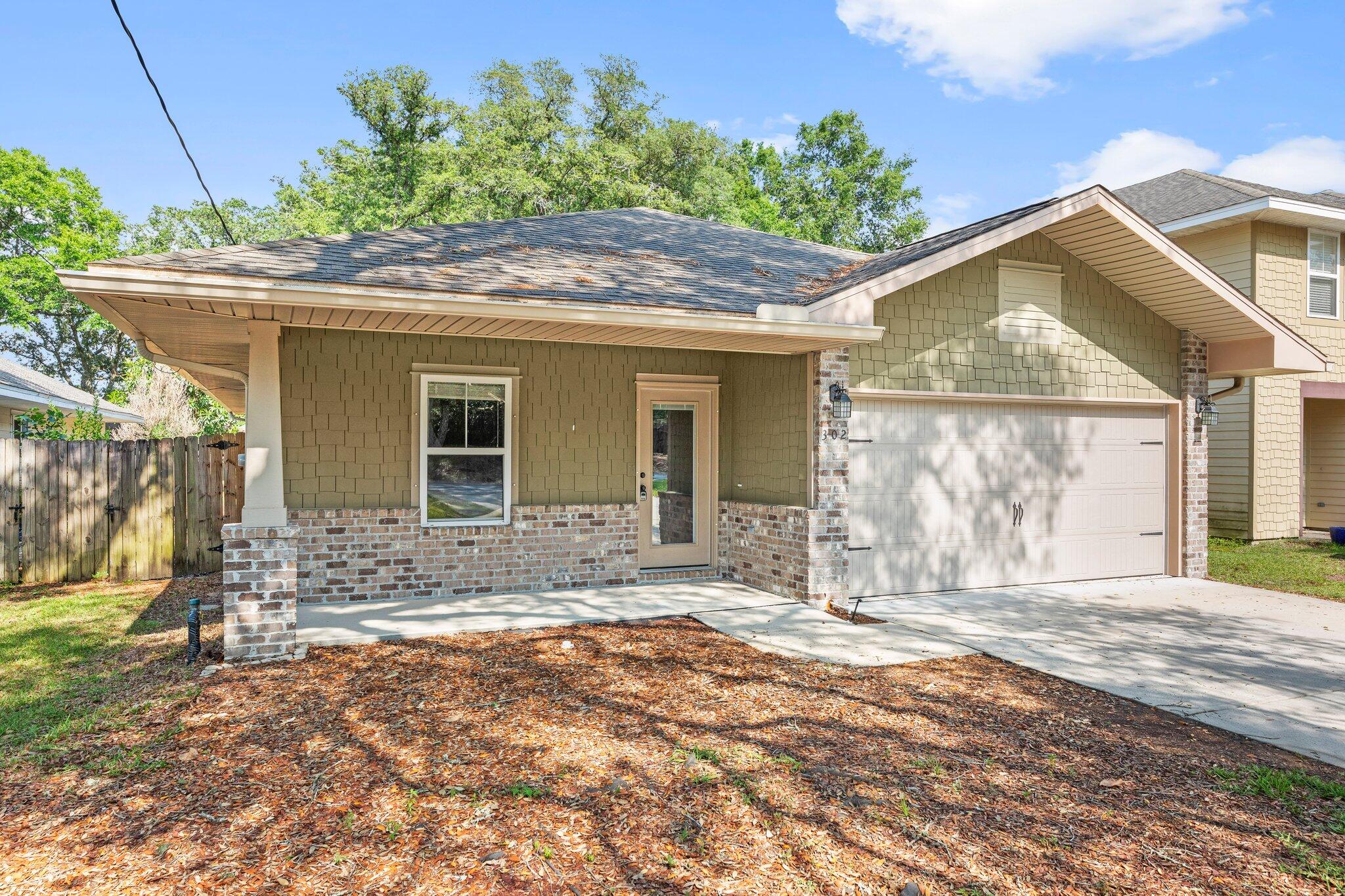 VALPARAISO PINECREST 2 - Residential Lease