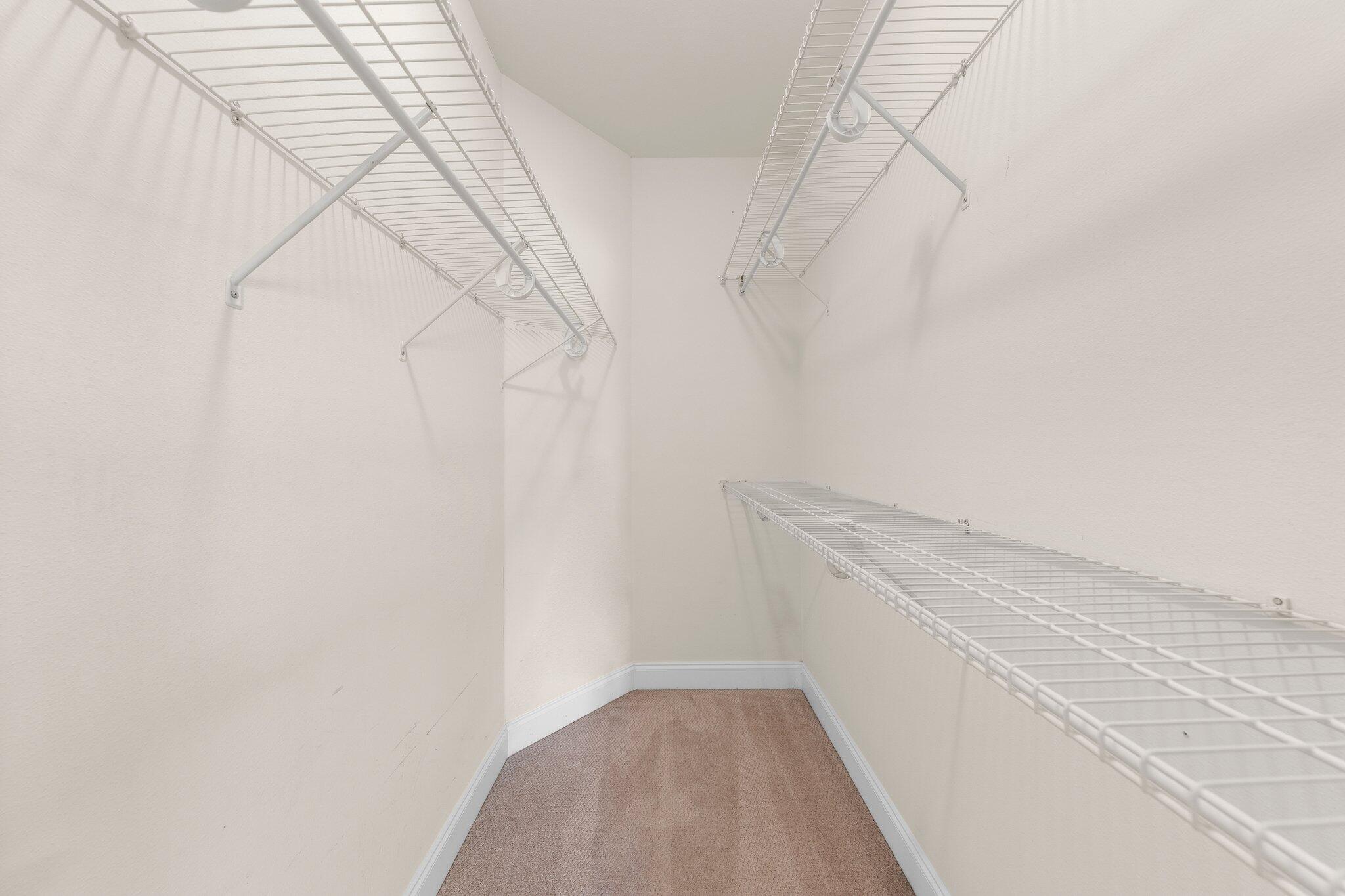 VALPARAISO PINECREST 2 - Residential Lease