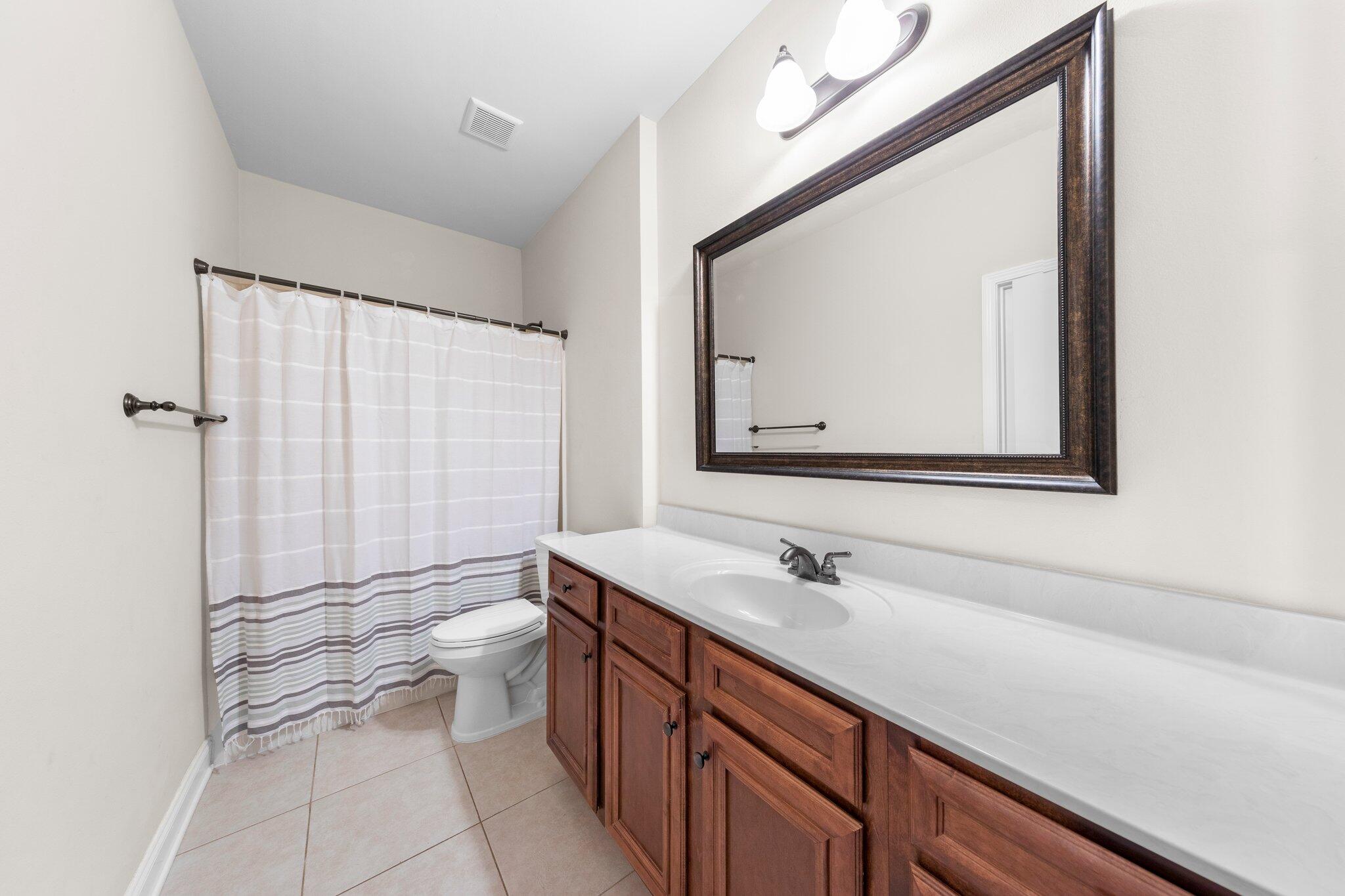 VALPARAISO PINECREST 2 - Residential Lease