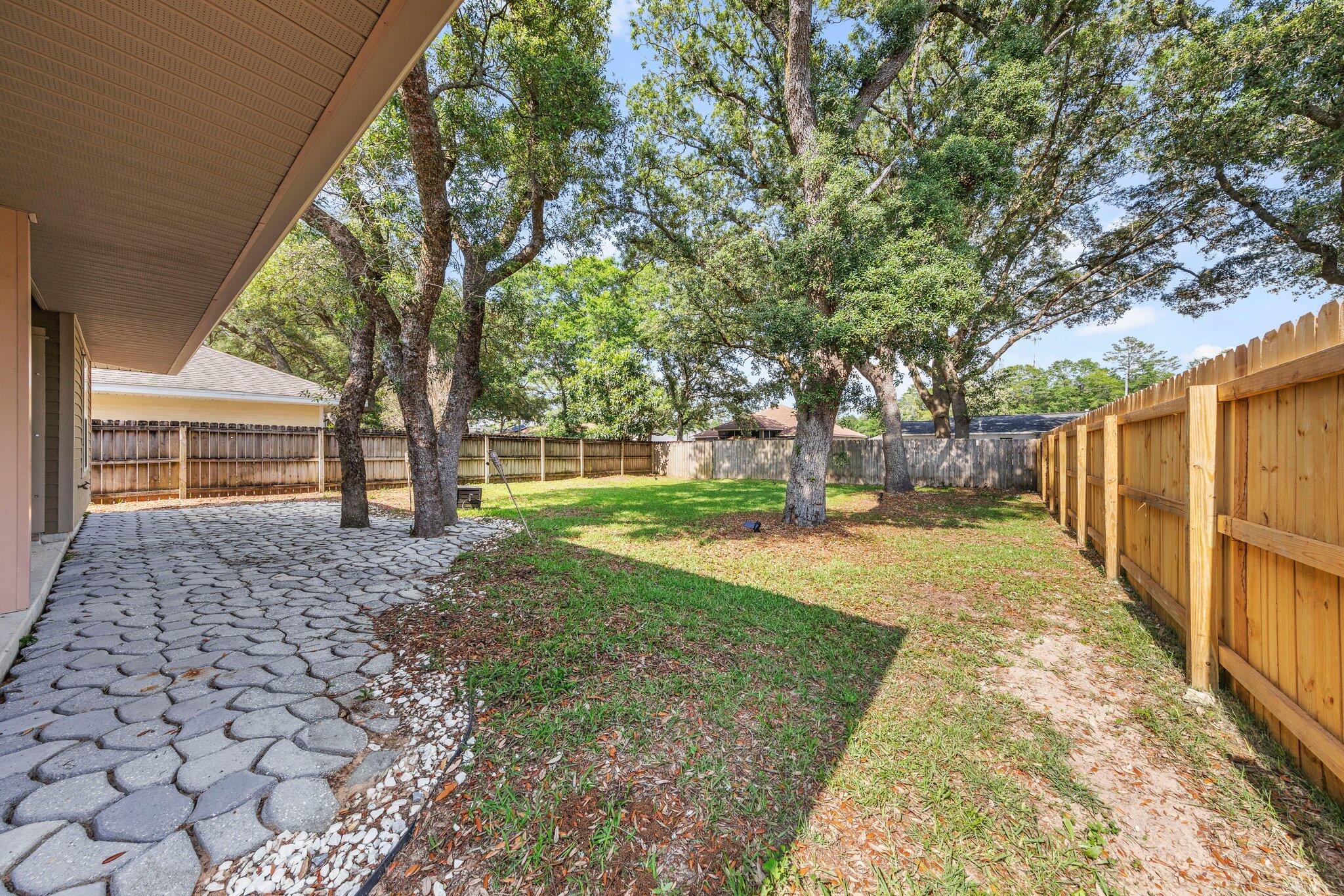 VALPARAISO PINECREST 2 - Residential Lease