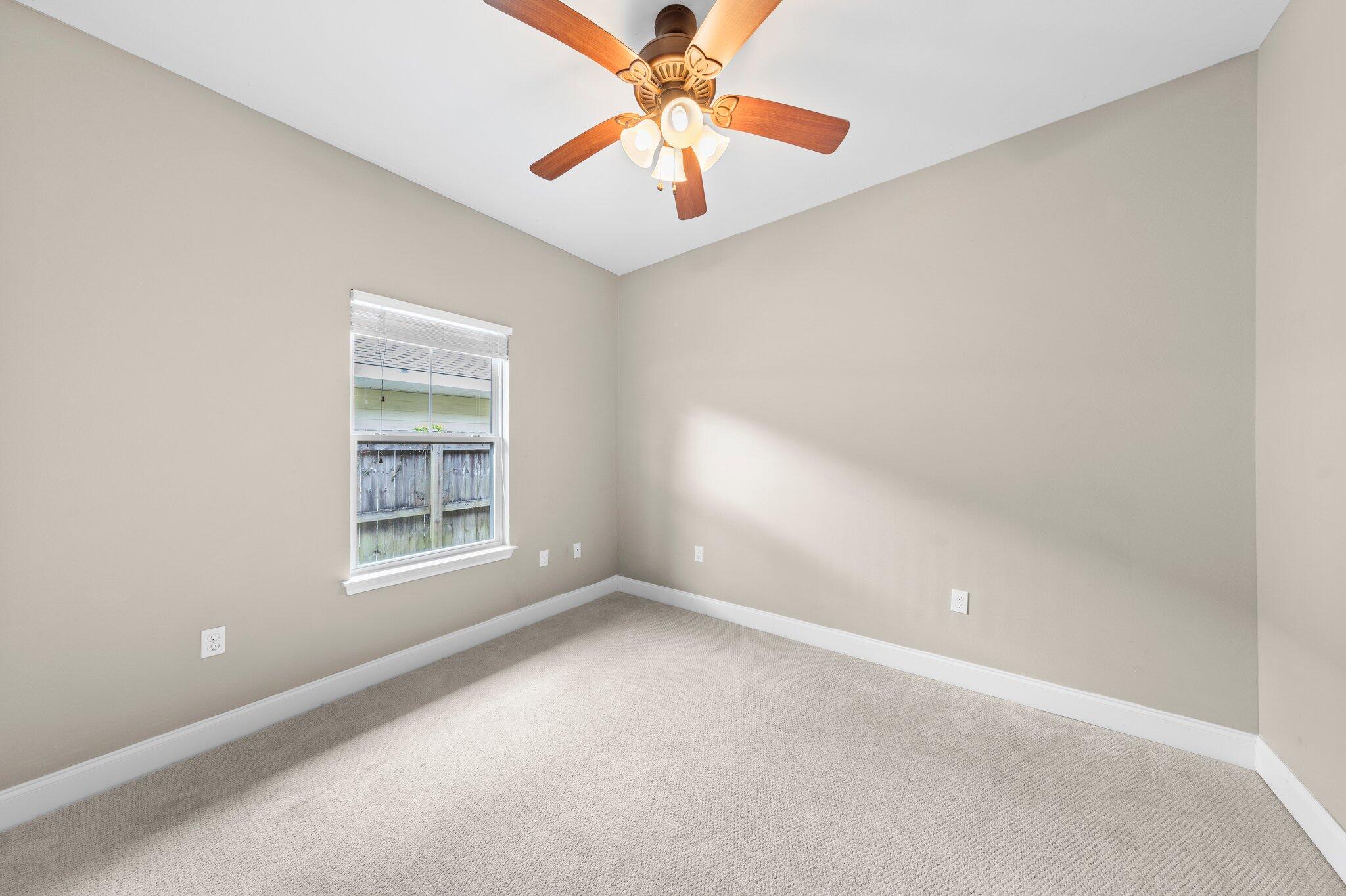 VALPARAISO PINECREST 2 - Residential Lease