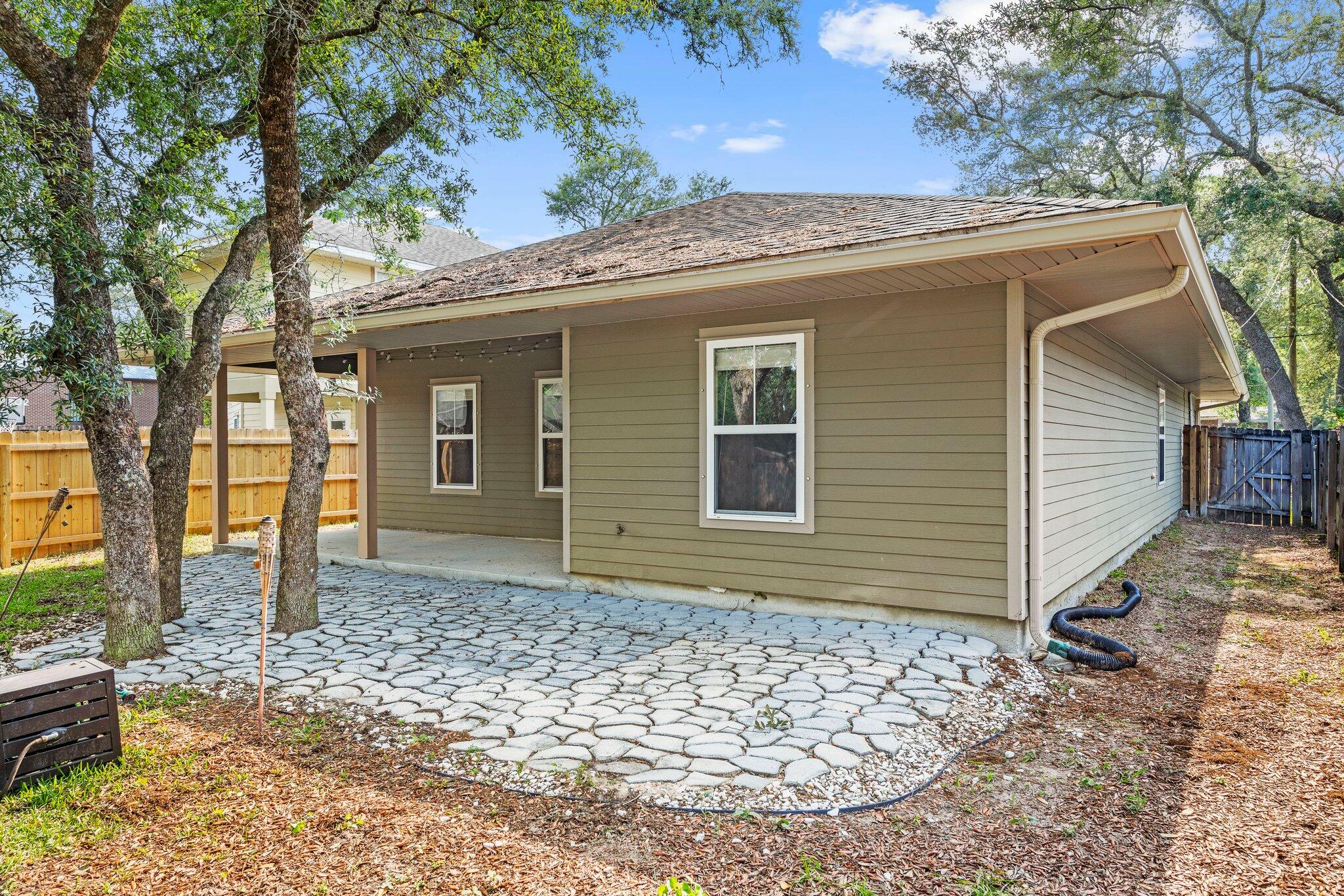 VALPARAISO PINECREST 2 - Residential Lease