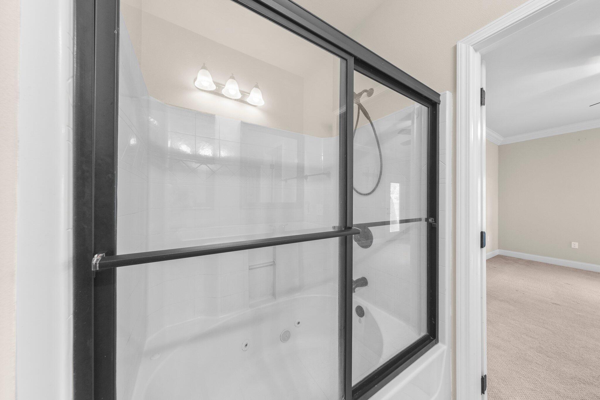 VALPARAISO PINECREST 2 - Residential Lease