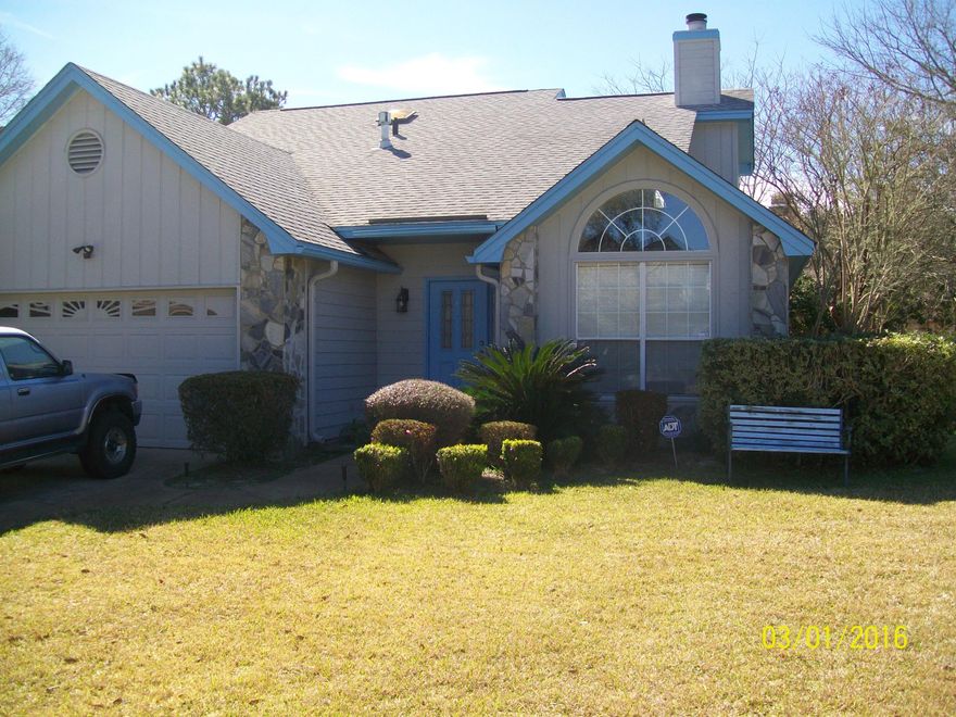 Beautiful 3 bedroom, 2 bath corner lot in Crosswinds Landing. The lower level is an open floor plan with a double sided fireplace between the dining room and living room. The kitchen has stainless steel appliances and silestone counters. The entire house is wood laminate and the yard is fenced. Call the office to schedule a showing! Available May 12, 2017.