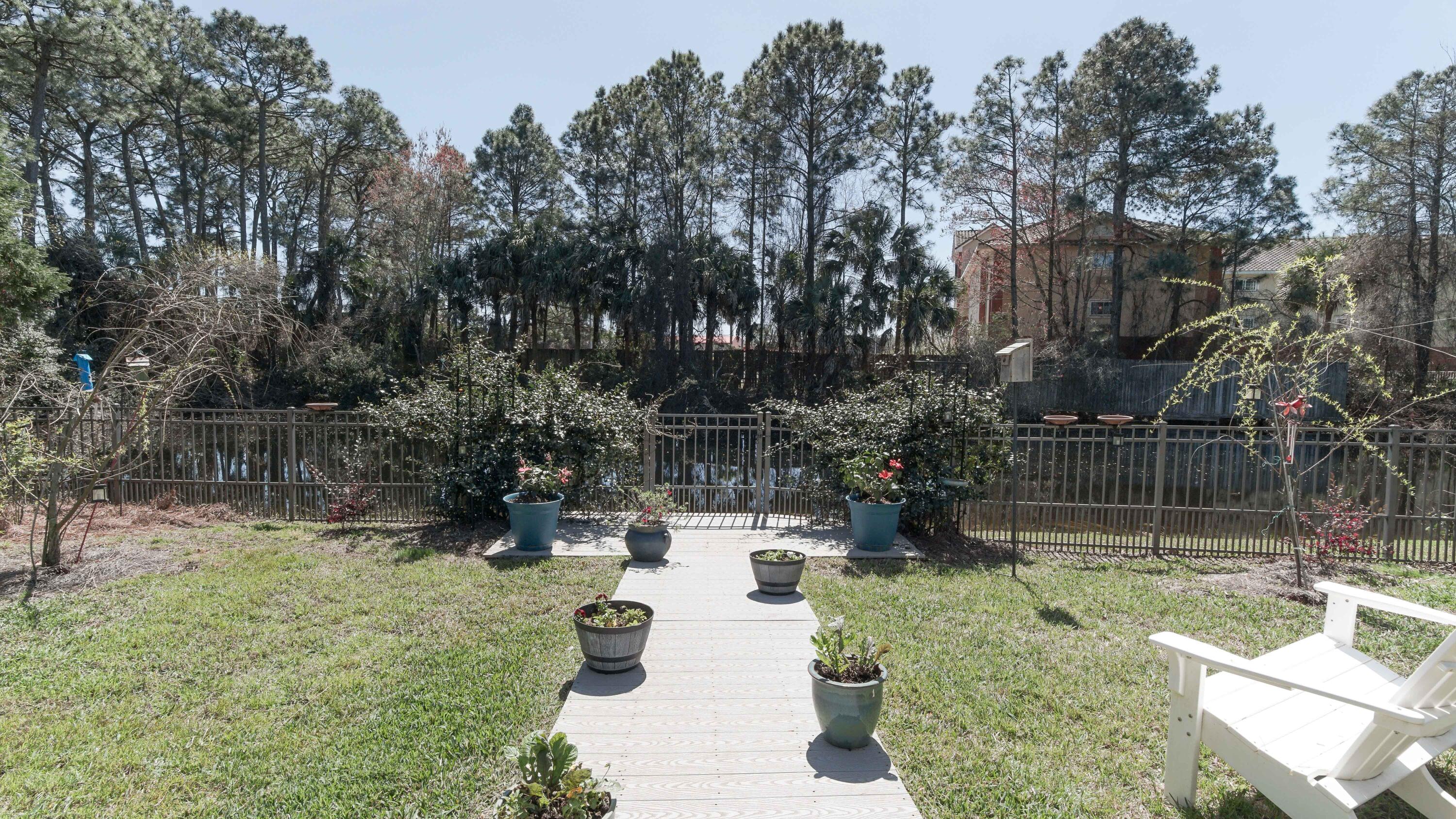 EMERALD LAKES PH 1 - Residential