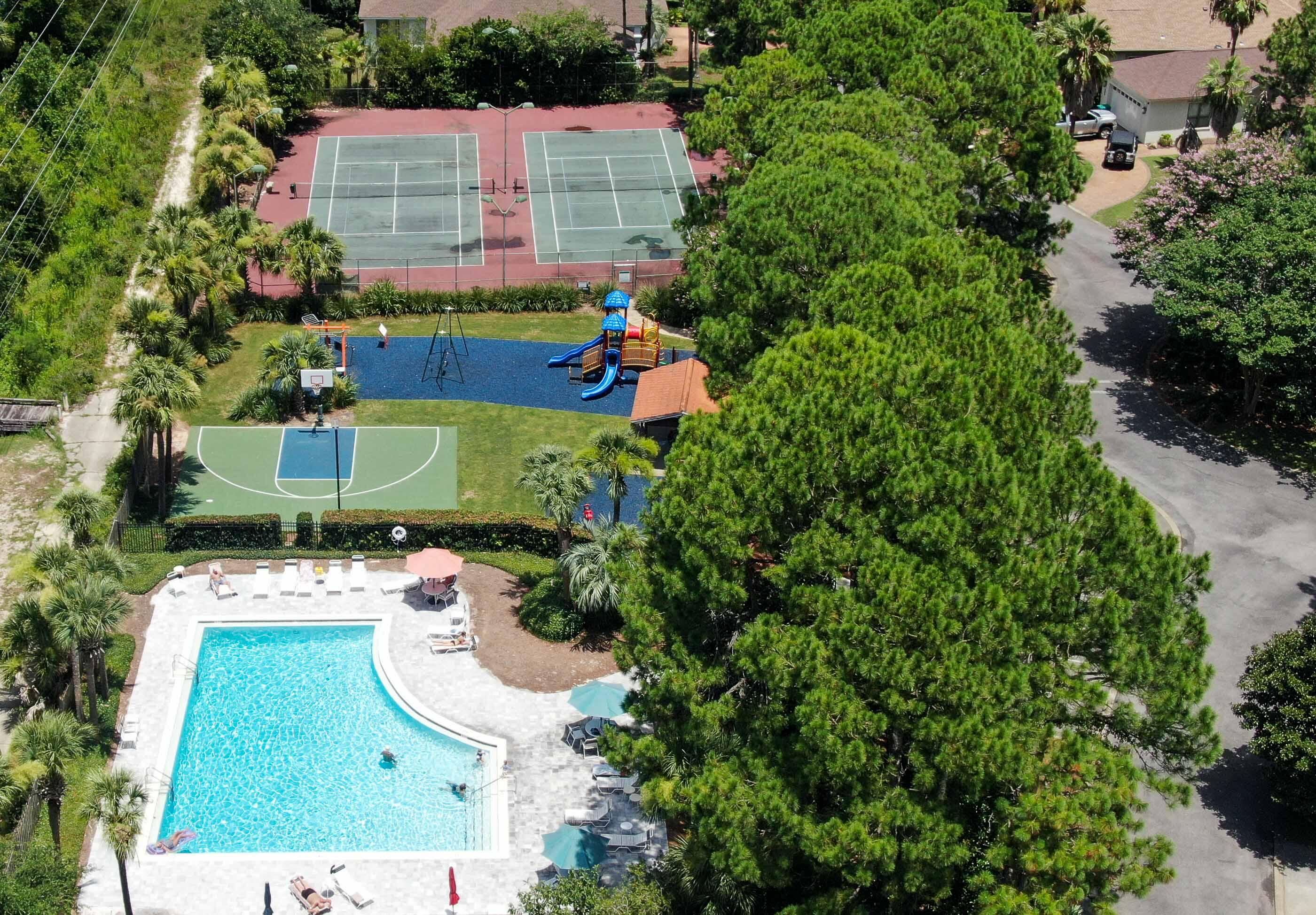 EMERALD LAKES PH 1 - Residential