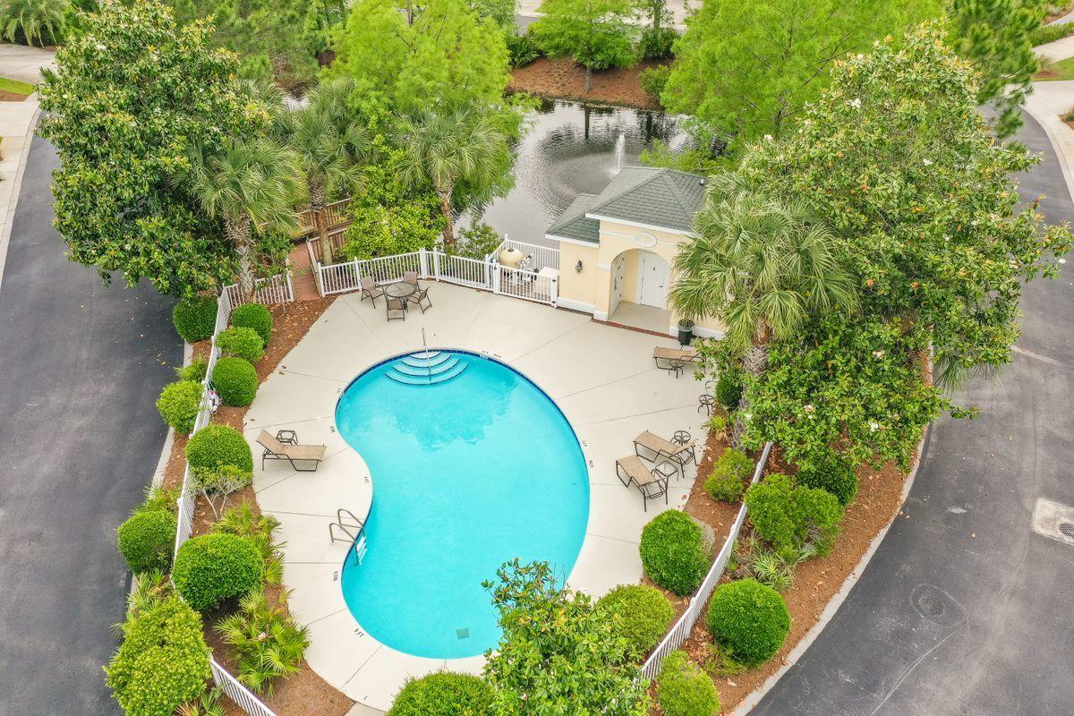 FAIRWAY VILLAS - Residential