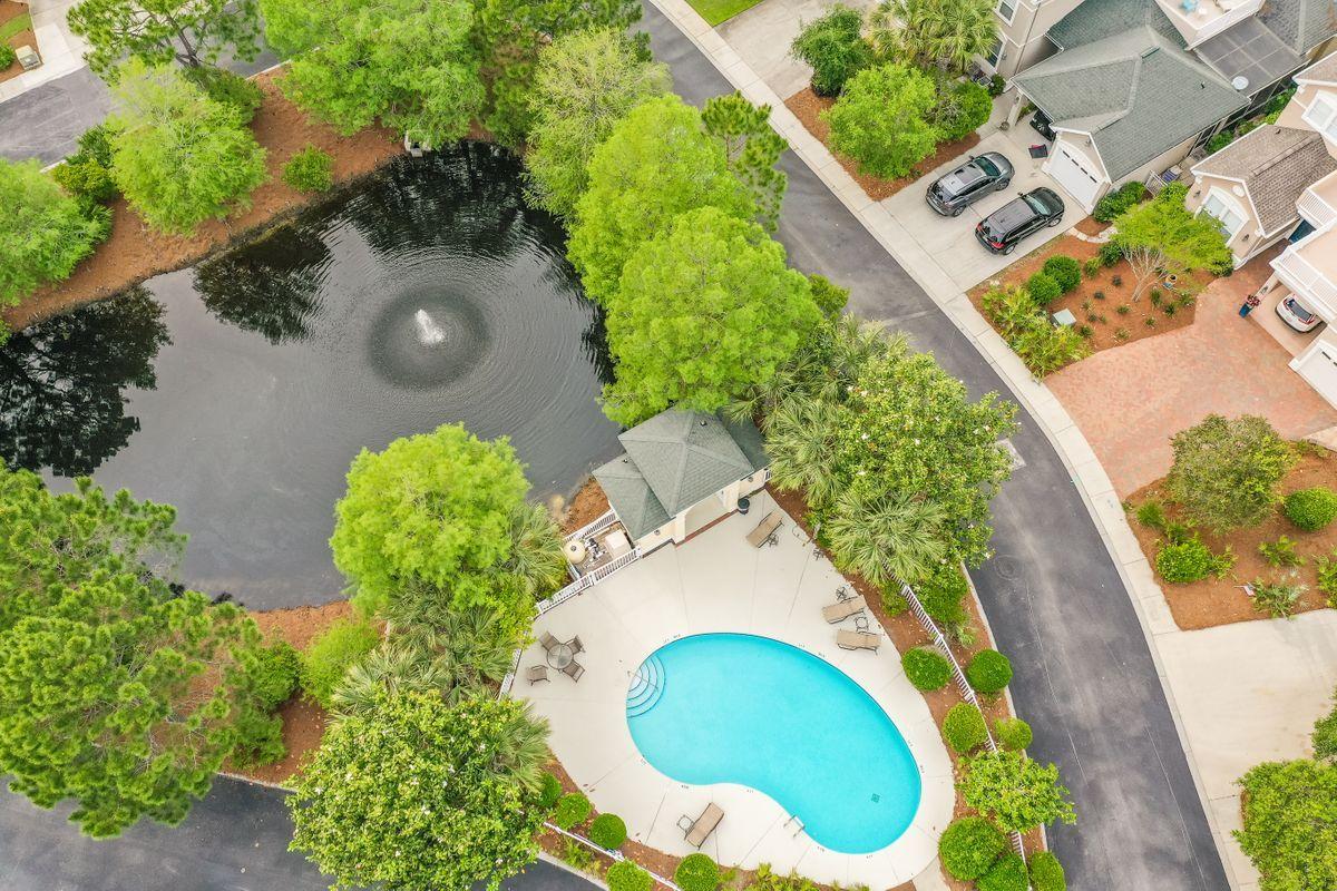 FAIRWAY VILLAS - Residential