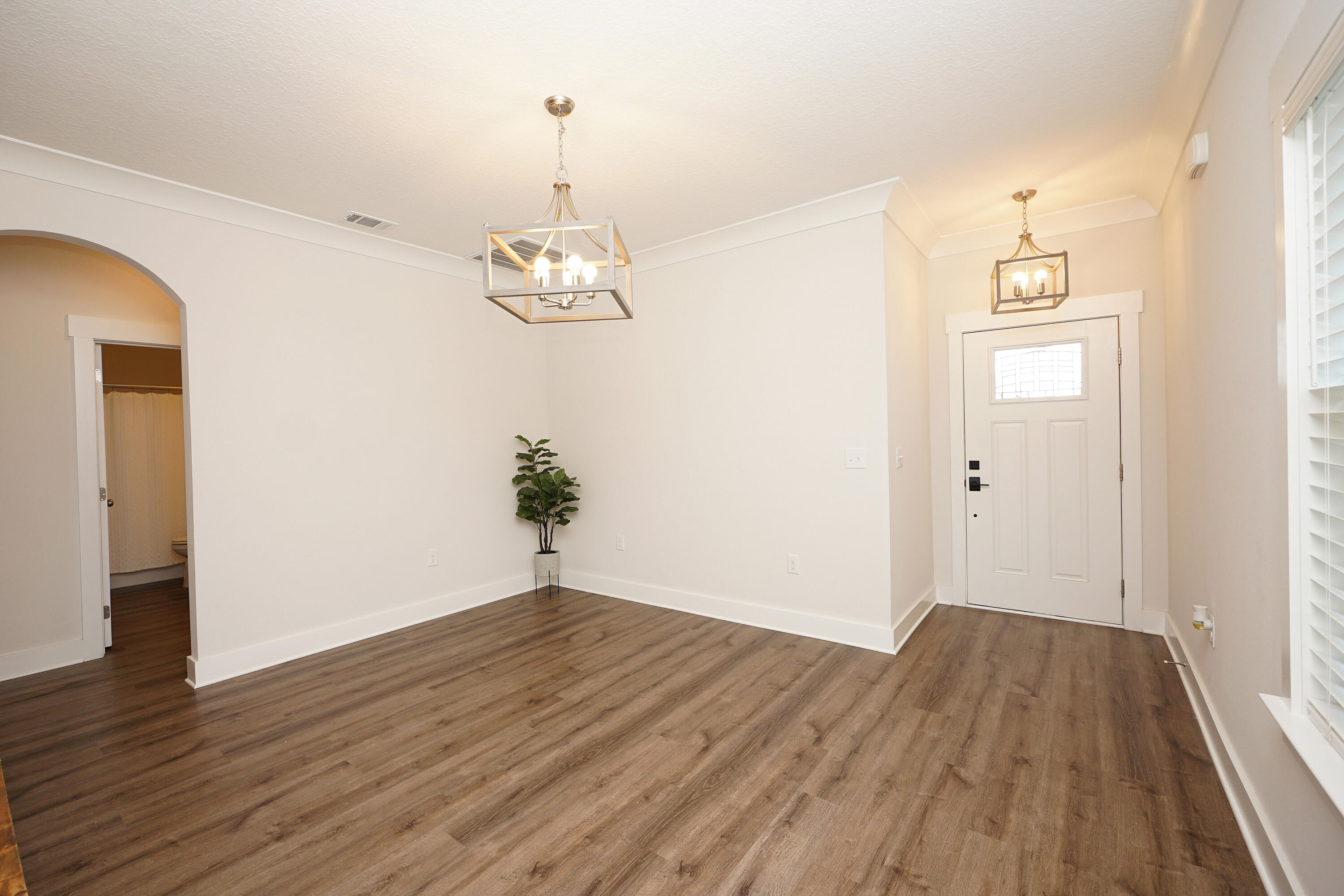 NICEVILLE (222200.00) - Residential