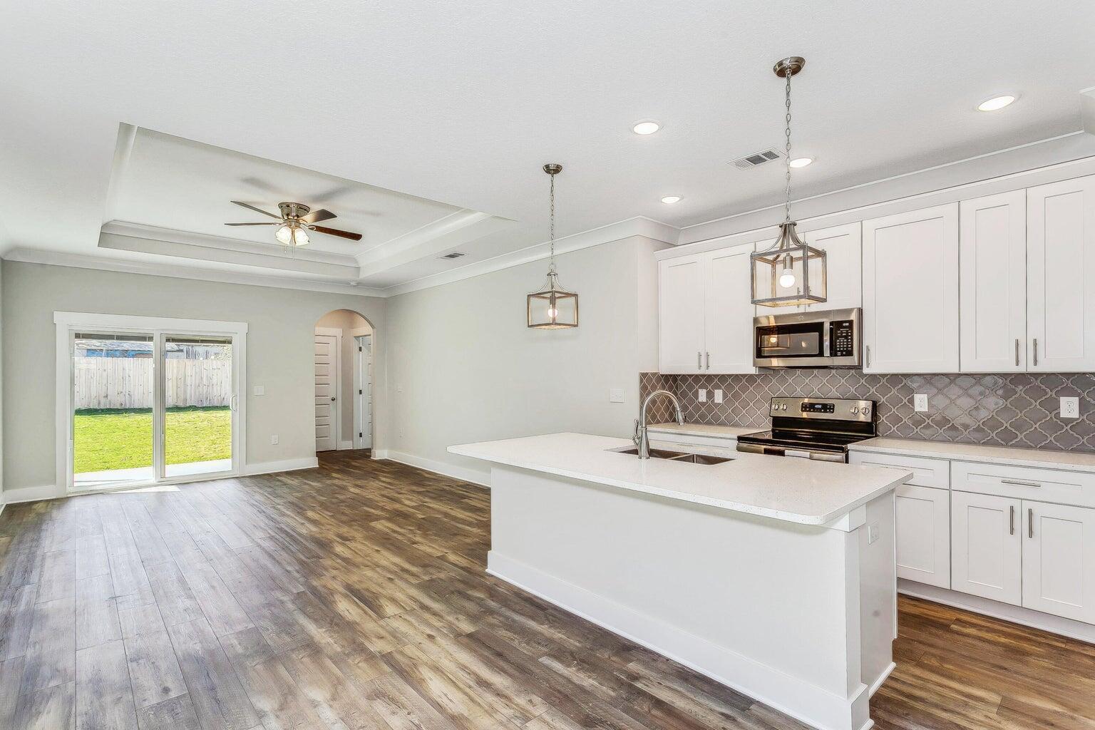 NICEVILLE (222200.00) - Residential