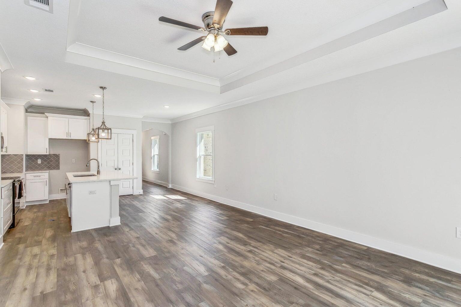 NICEVILLE (222200.00) - Residential