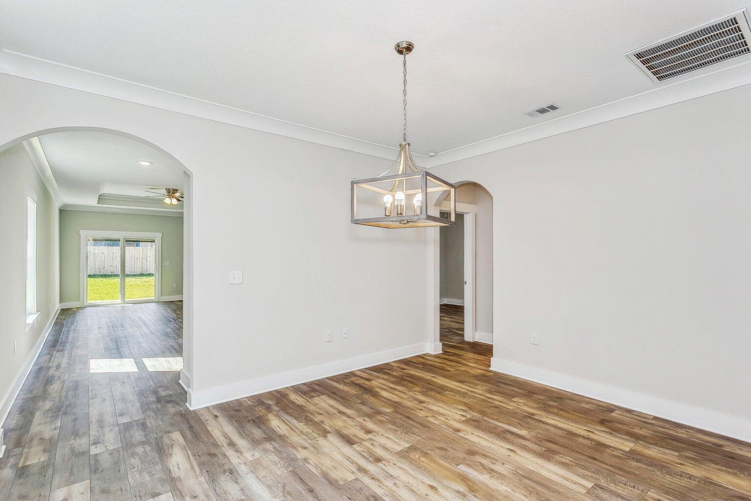 NICEVILLE (222200.00) - Residential