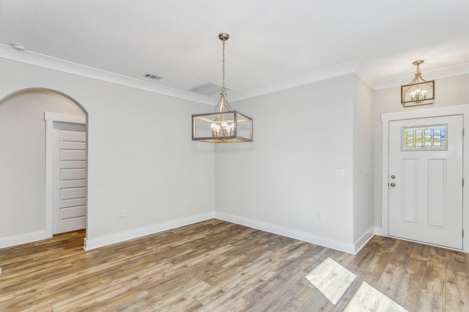 NICEVILLE (222200.00) - Residential