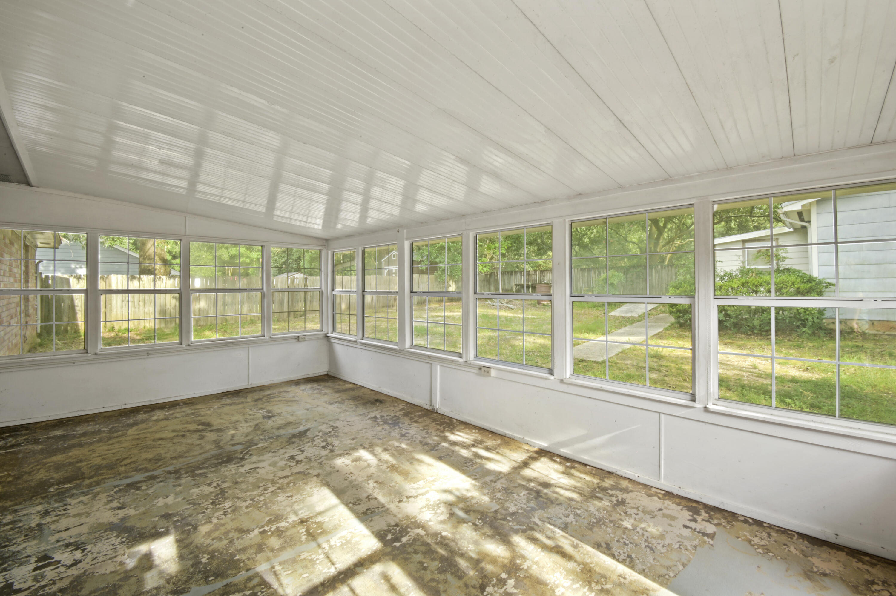 CHANTILLY WOODS - Residential