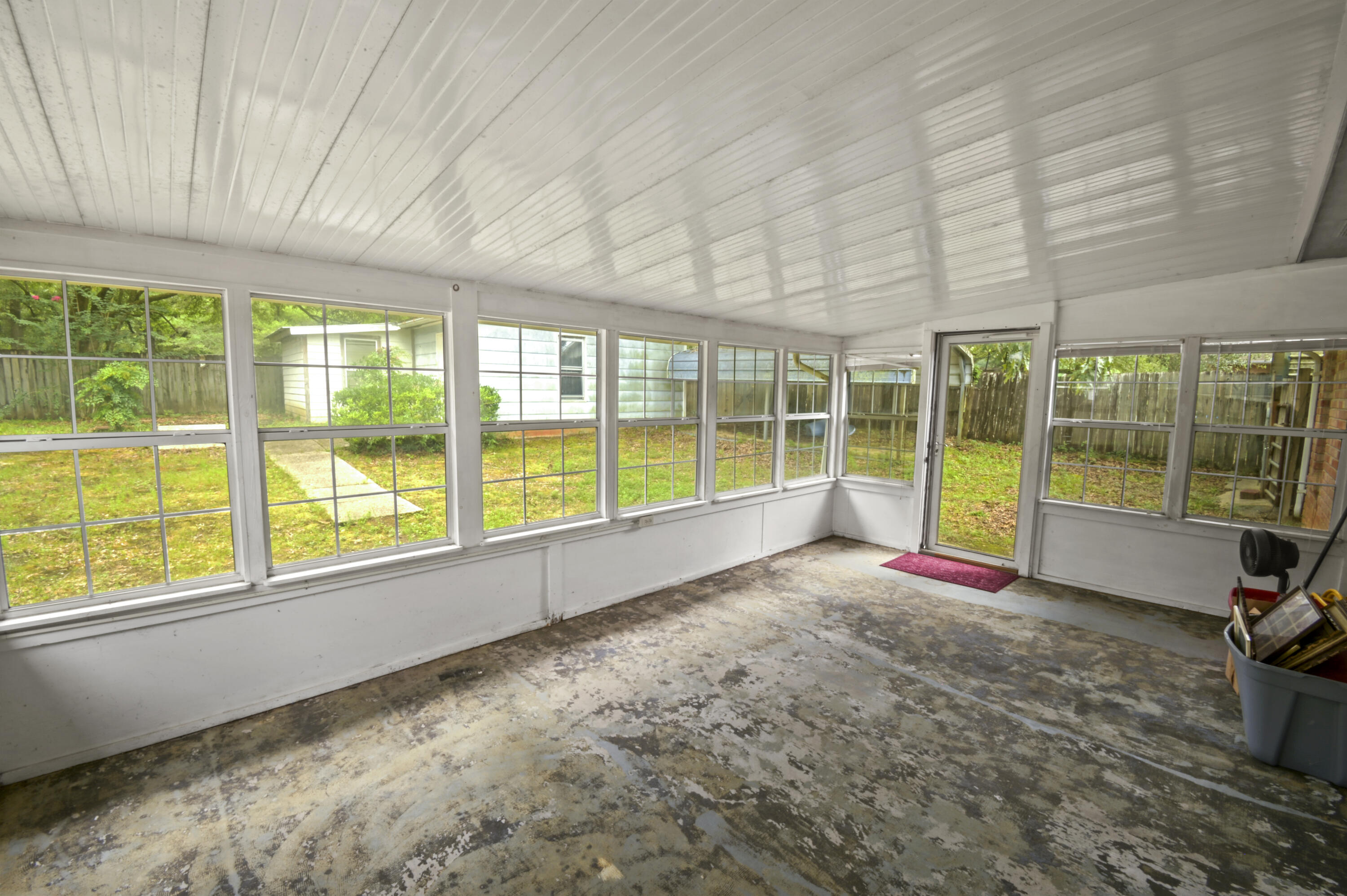 CHANTILLY WOODS - Residential