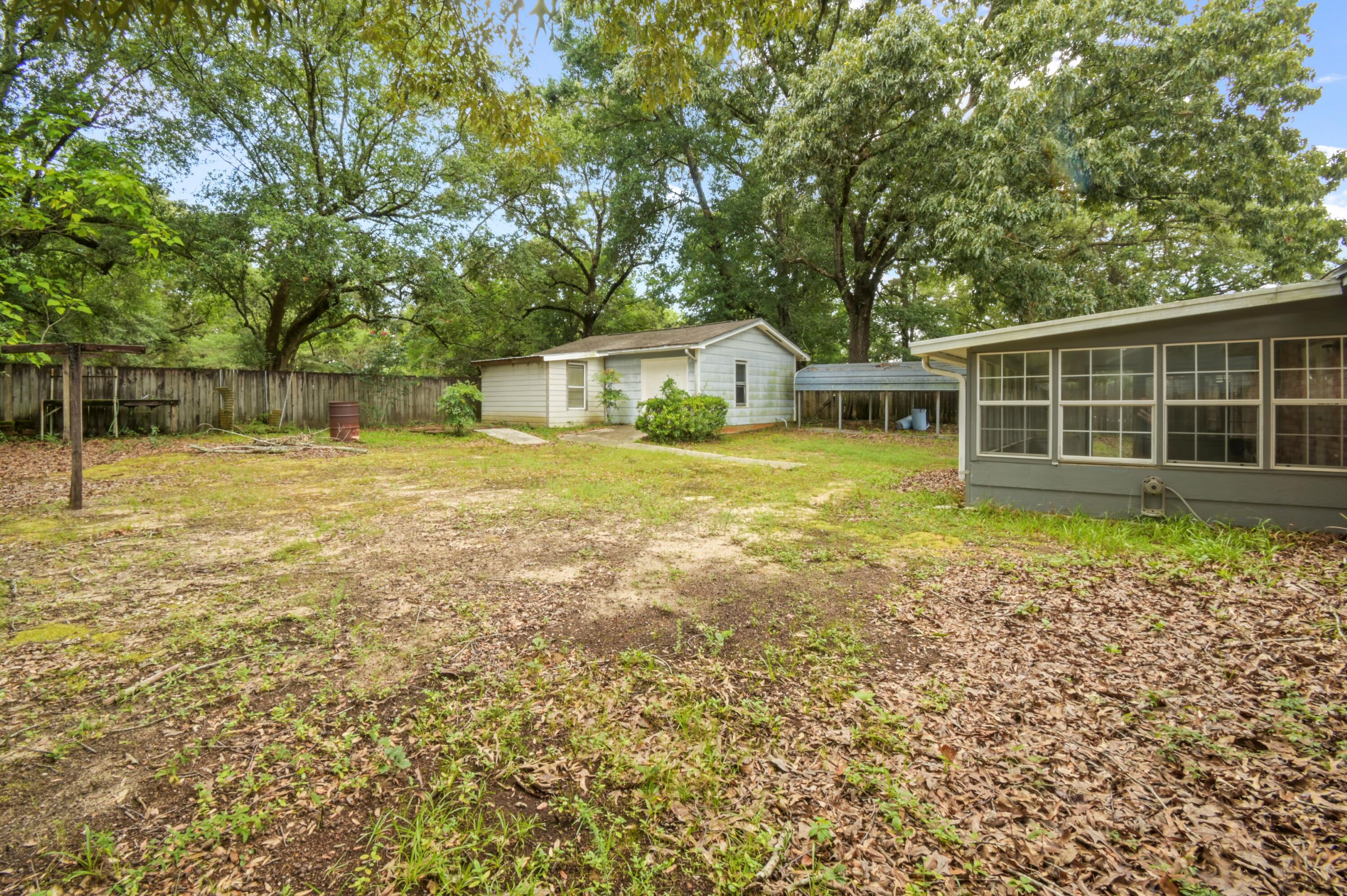 CHANTILLY WOODS - Residential