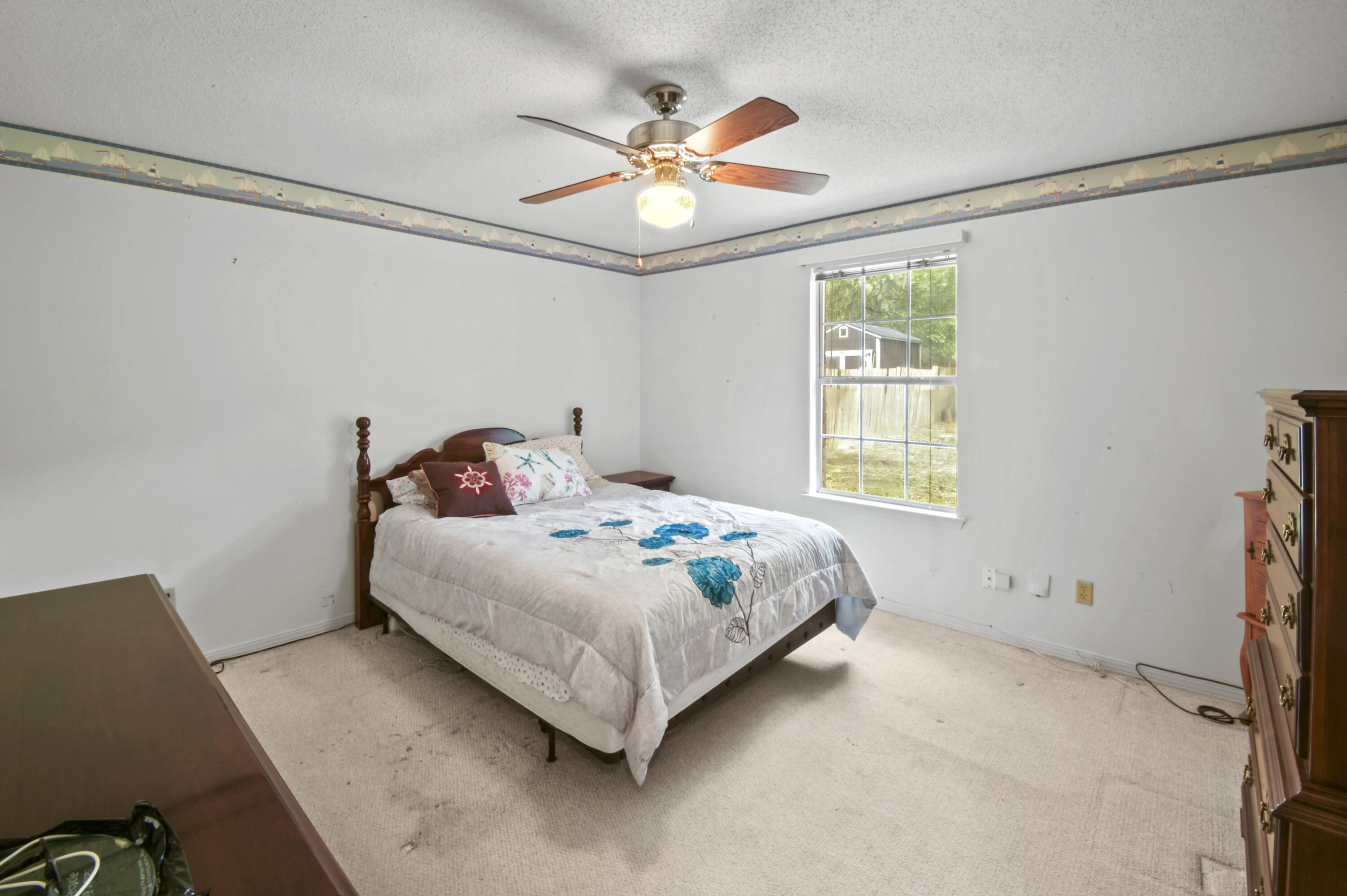 CHANTILLY WOODS - Residential