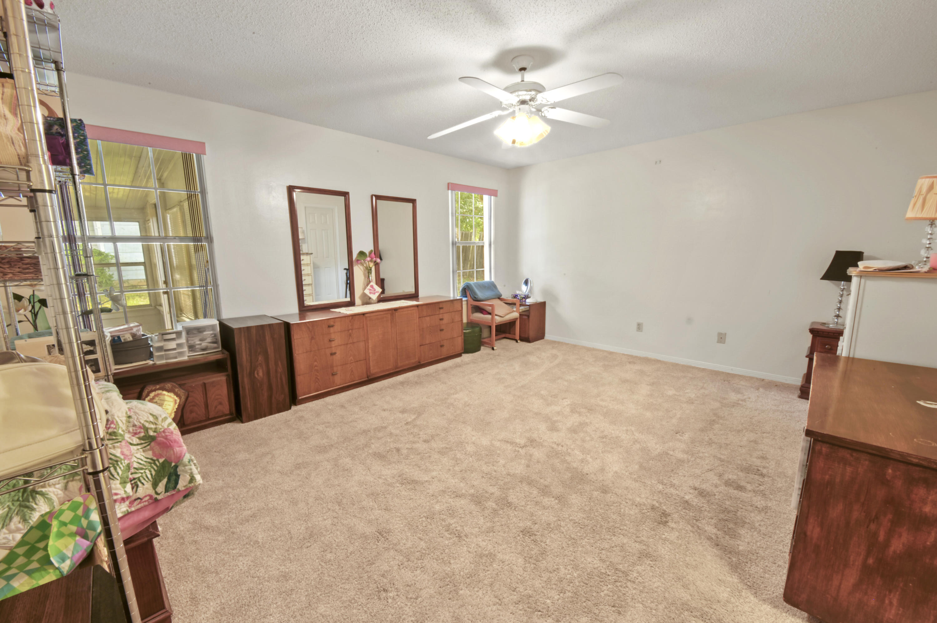 CHANTILLY WOODS - Residential