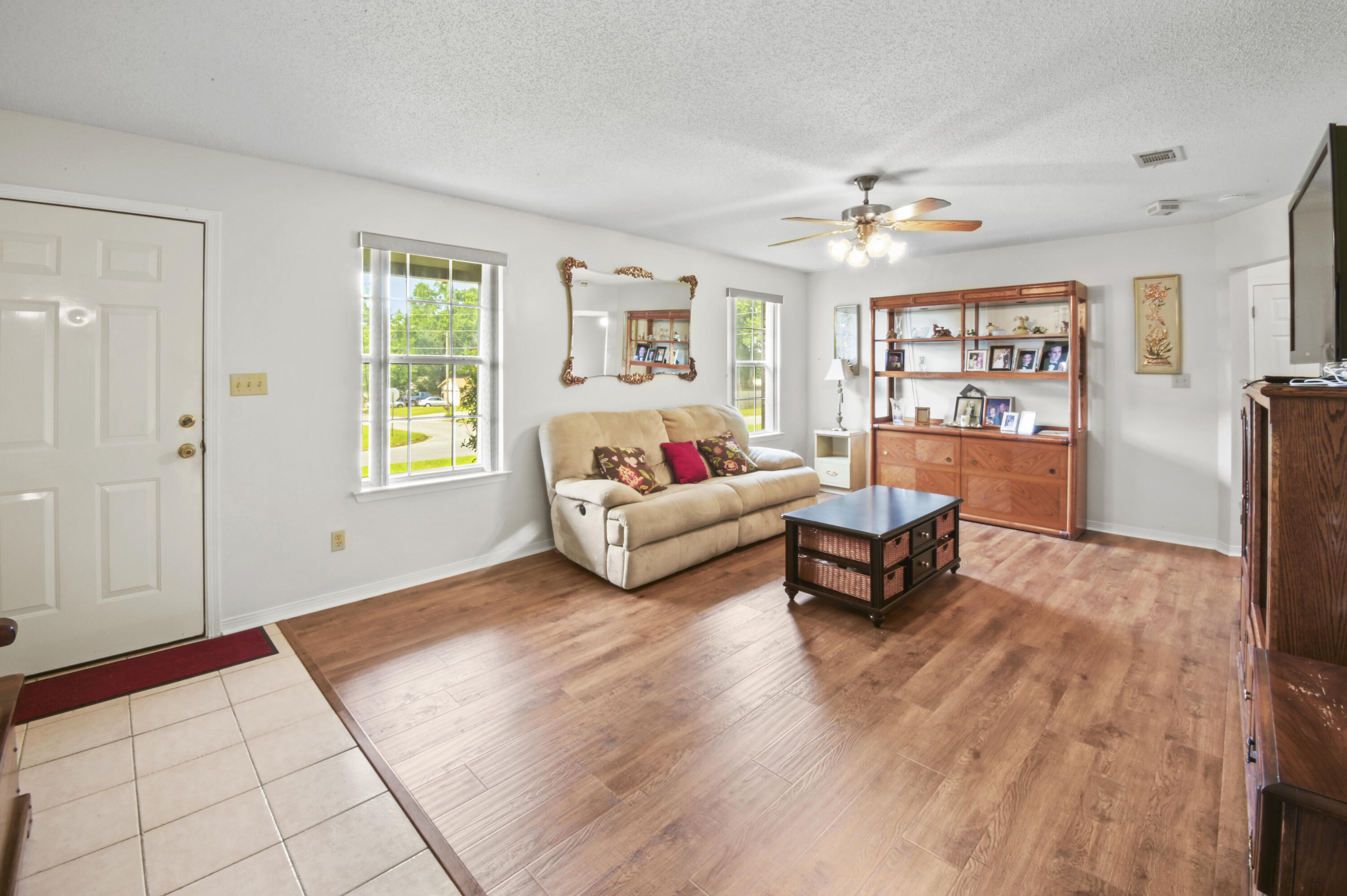 CHANTILLY WOODS - Residential