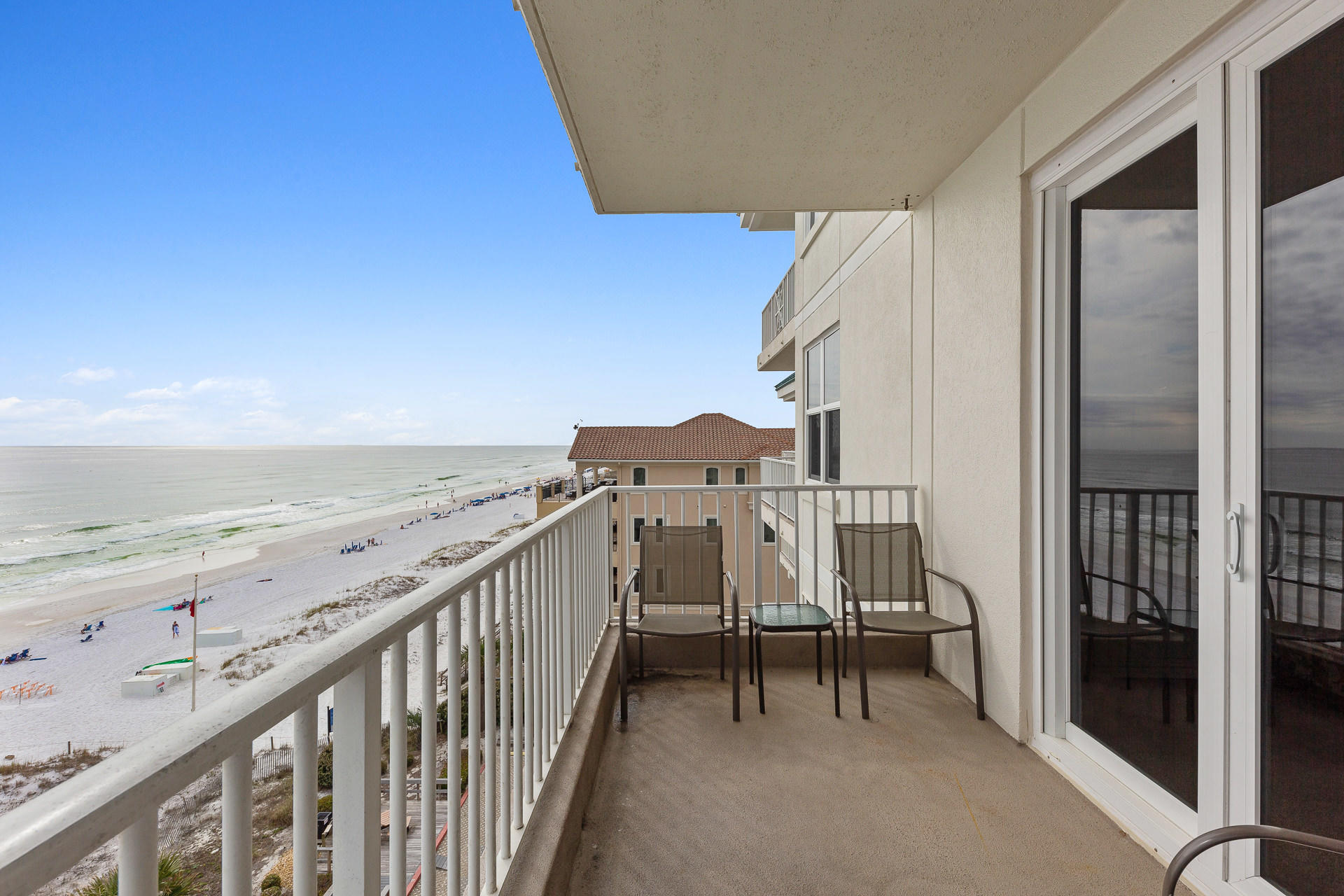 SUMMERCHASE CONDOInn at Crystal Beach - Residential