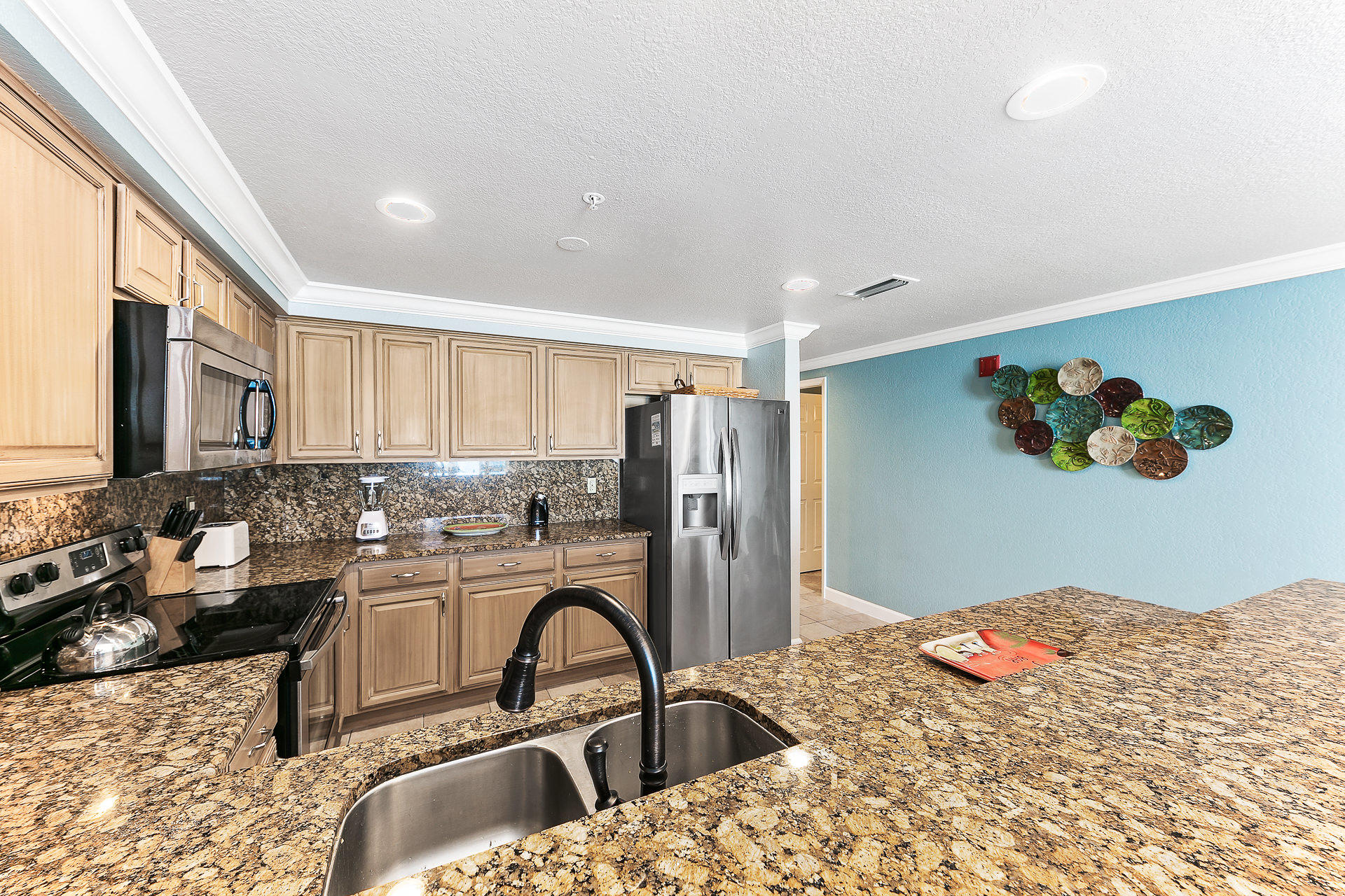 SUMMERCHASE CONDOInn at Crystal Beach - Residential