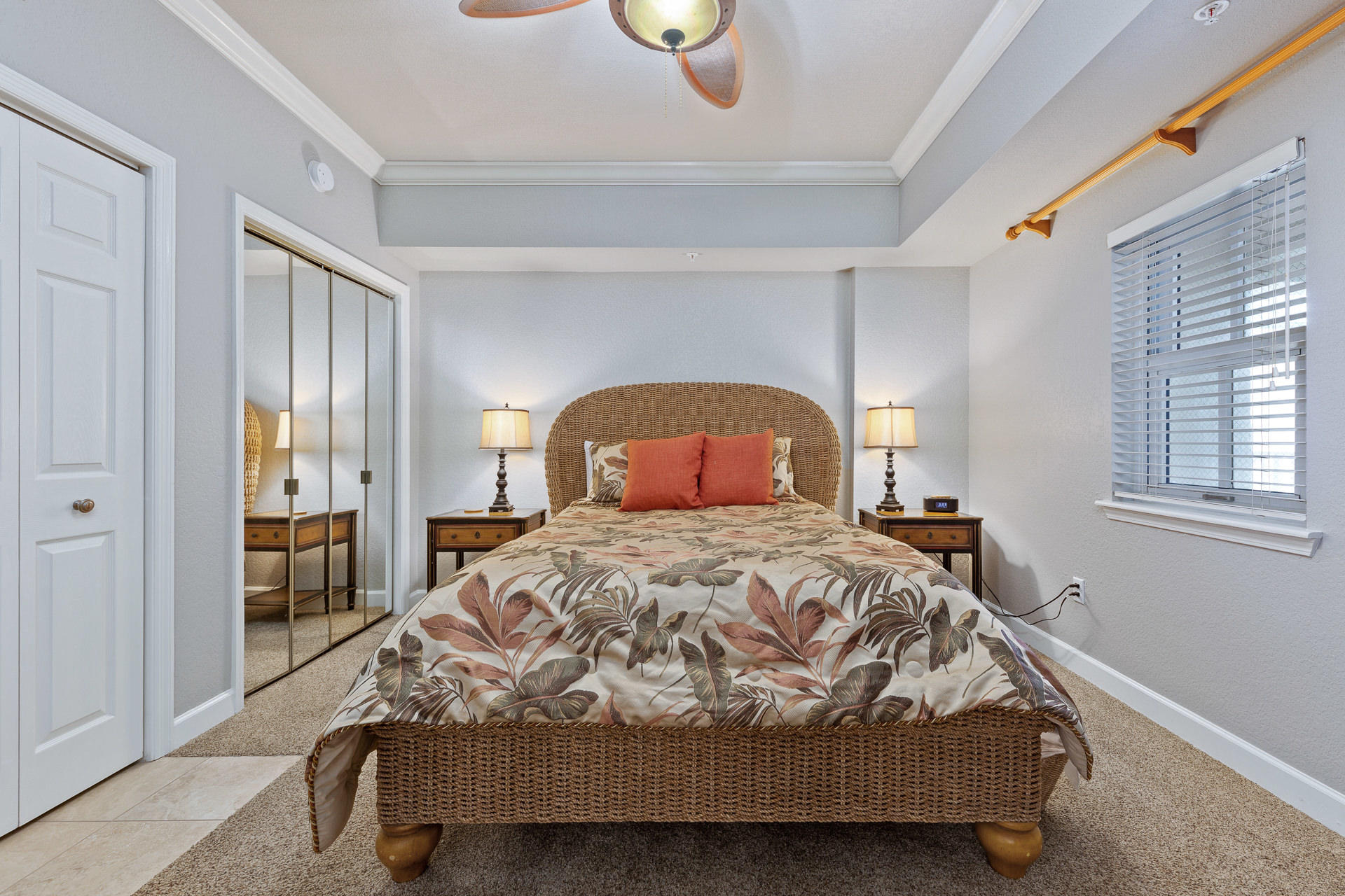 SUMMERCHASE CONDOInn at Crystal Beach - Residential